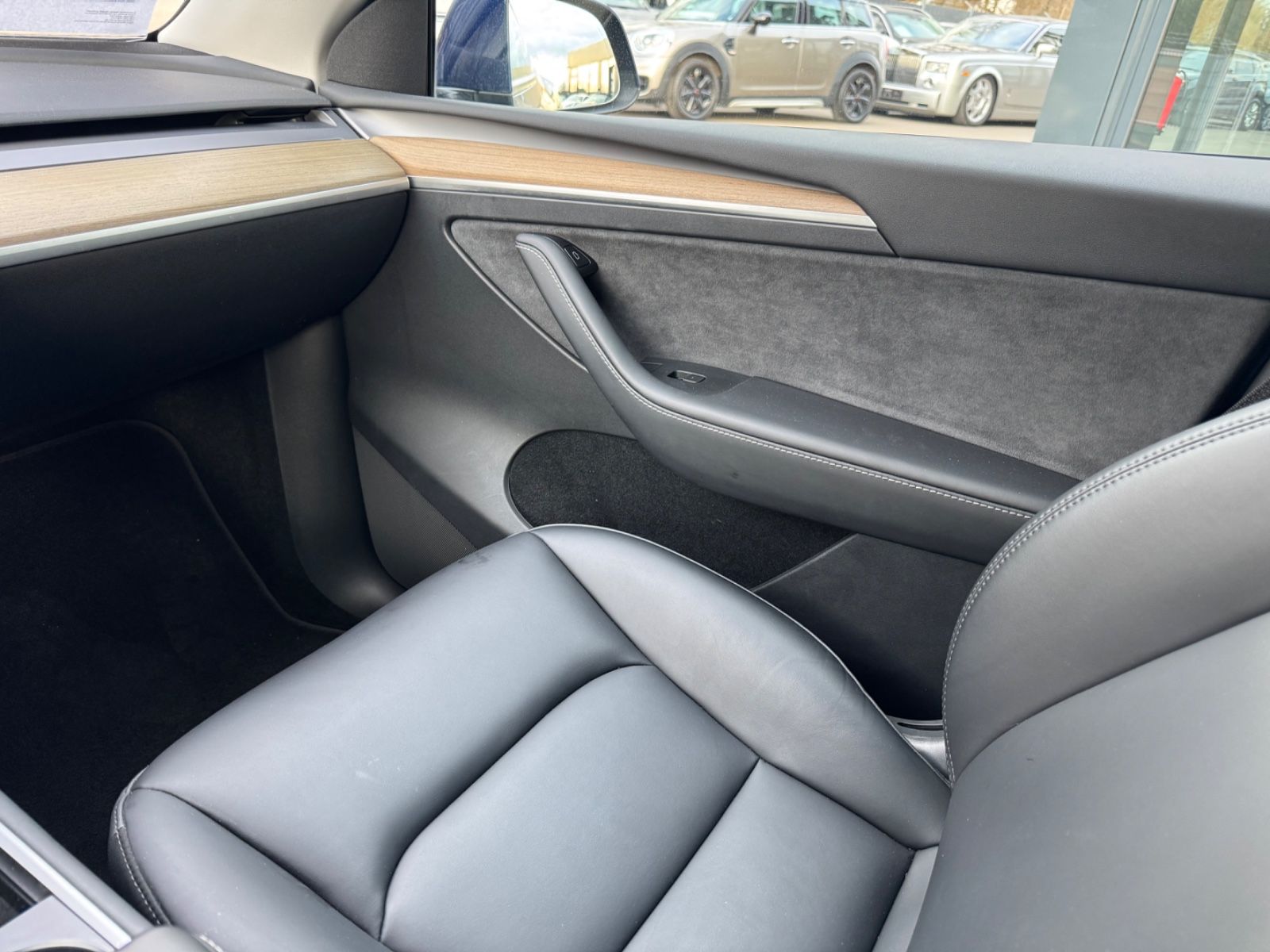 Fahrzeugabbildung Tesla MODEL Y*PANORAMA*LEDER*KAMERA*SHZ*1.HD*TOP