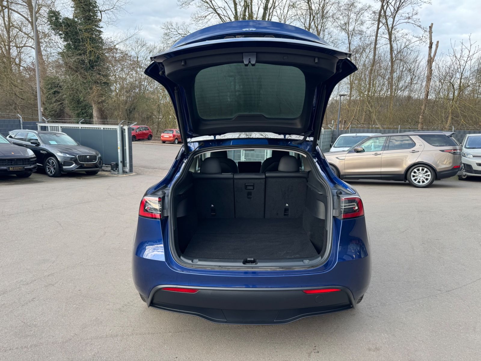 Fahrzeugabbildung Tesla MODEL Y*PANORAMA*LEDER*KAMERA*SHZ*1.HD*TOP