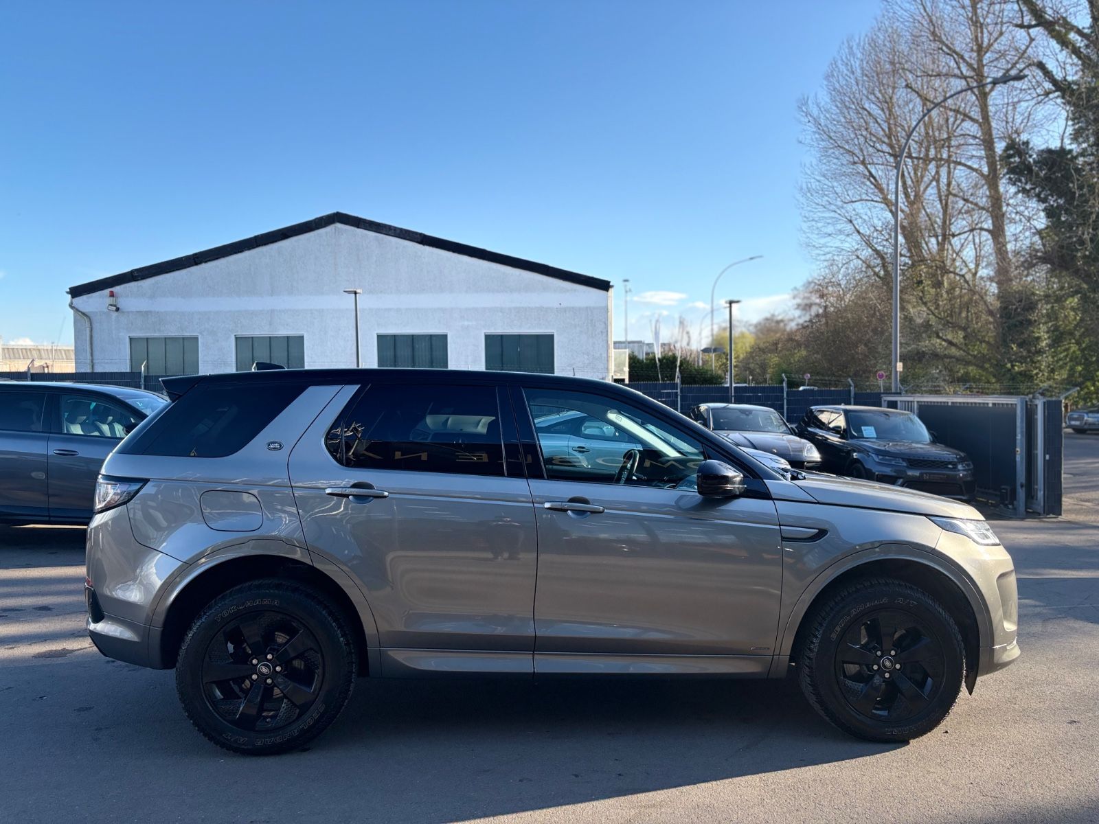Fahrzeugabbildung Land Rover DISCOVERY SPORT S R-DYNAMIC AWD*KAMERA*2.HD*