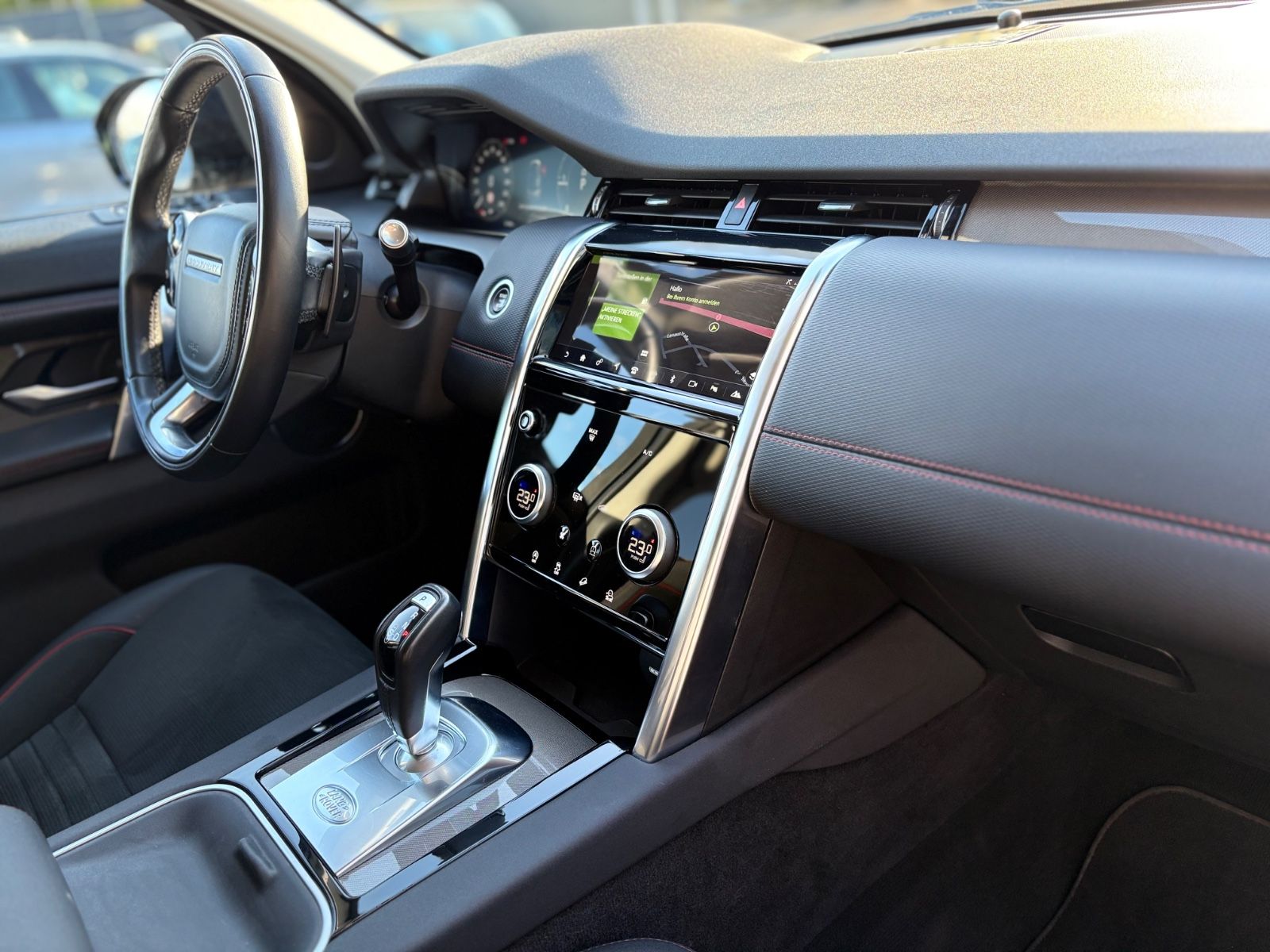 Fahrzeugabbildung Land Rover DISCOVERY SPORT S R-DYNAMIC AWD*KAMERA*2.HD*