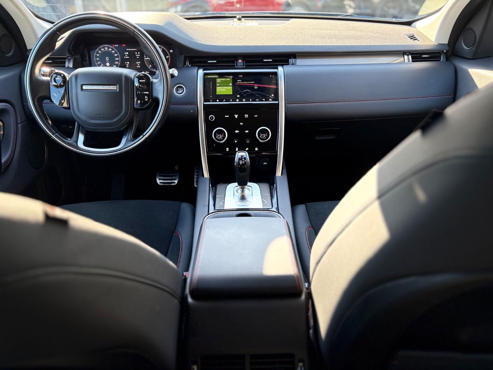 Fahrzeugabbildung Land Rover DISCOVERY SPORT S R-DYNAMIC AWD*KAMERA*2.HD*