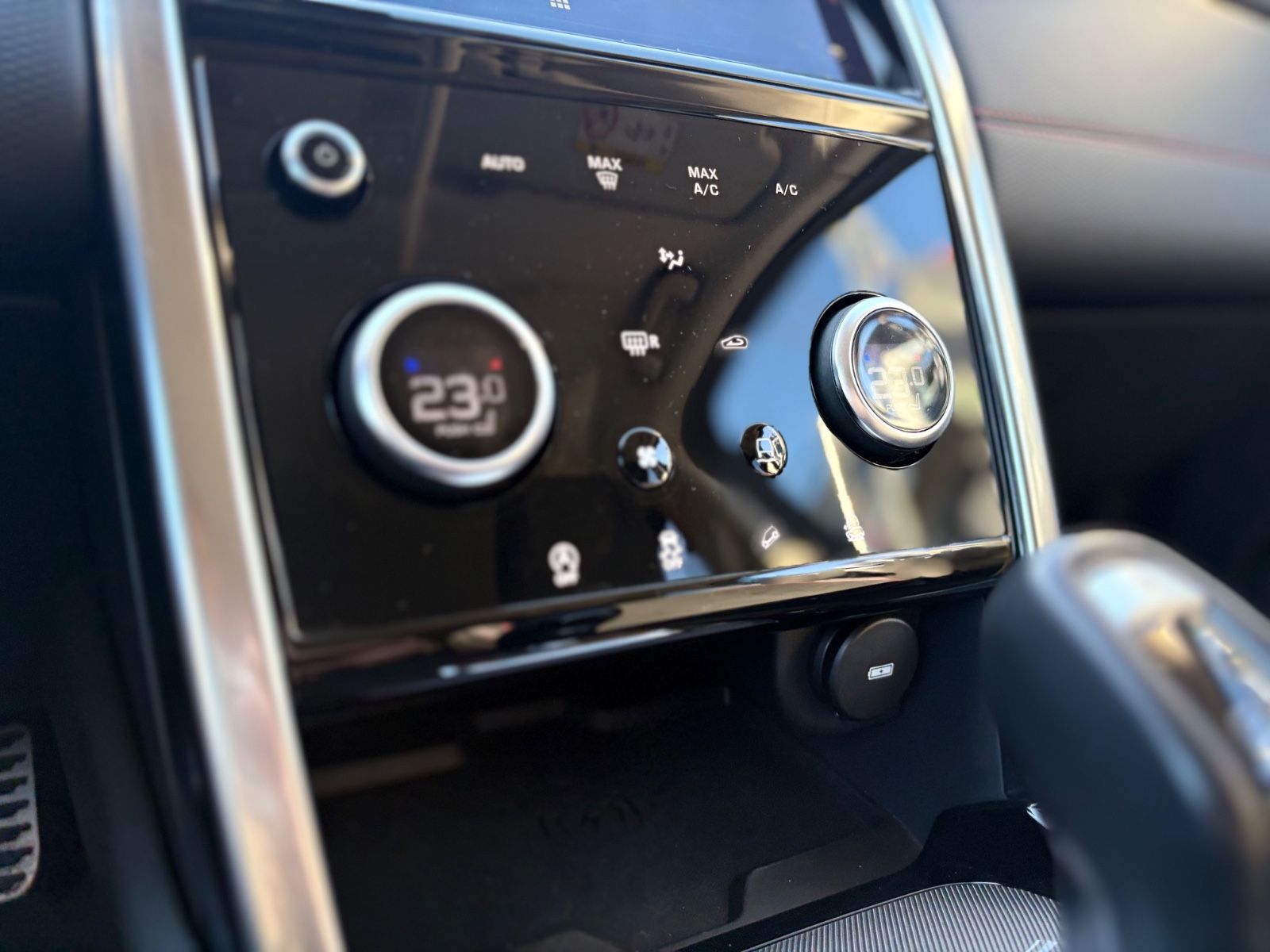 Fahrzeugabbildung Land Rover DISCOVERY SPORT S R-DYNAMIC AWD*KAMERA*2.HD*