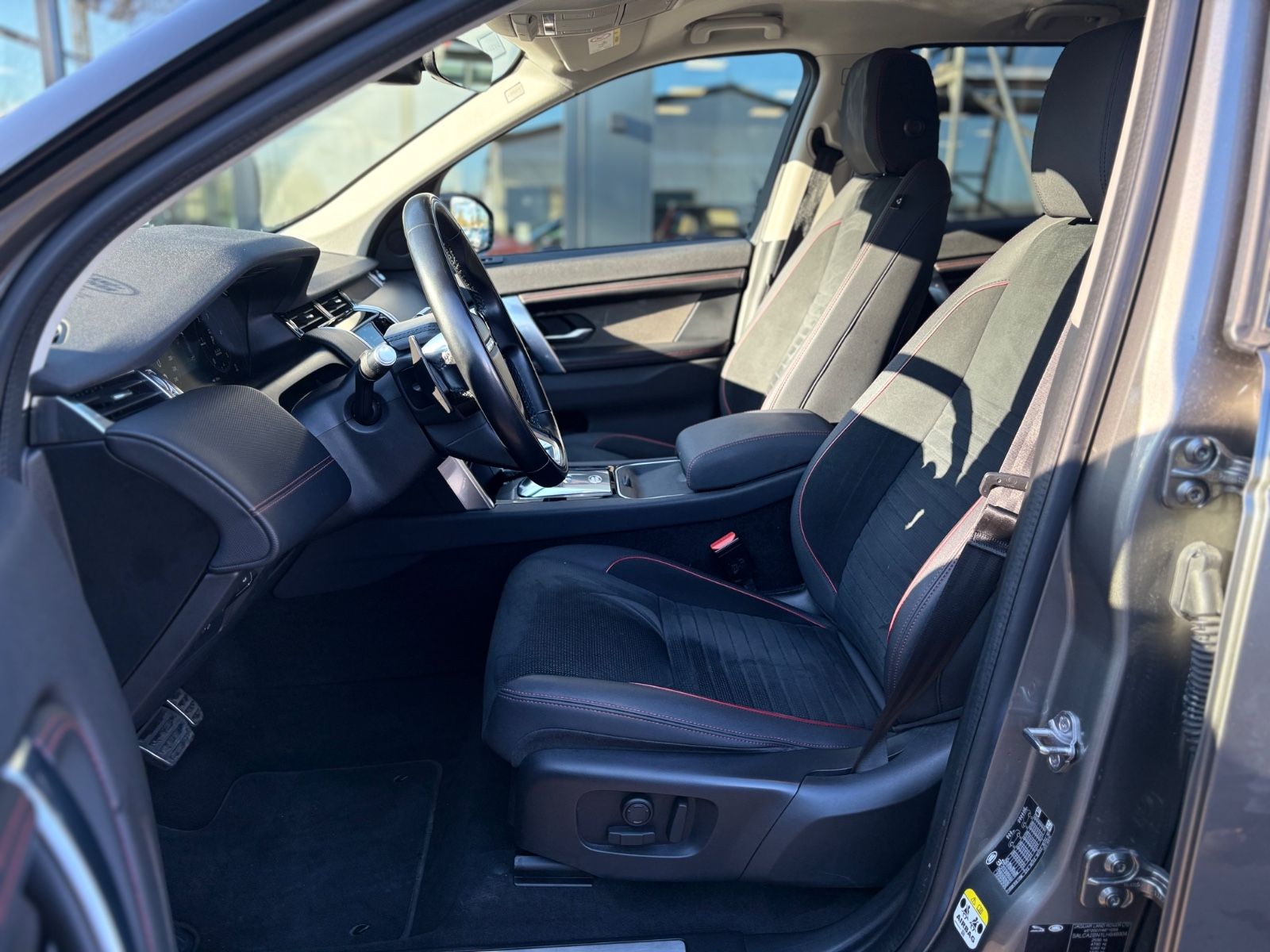 Fahrzeugabbildung Land Rover DISCOVERY SPORT S R-DYNAMIC AWD*KAMERA*2.HD*