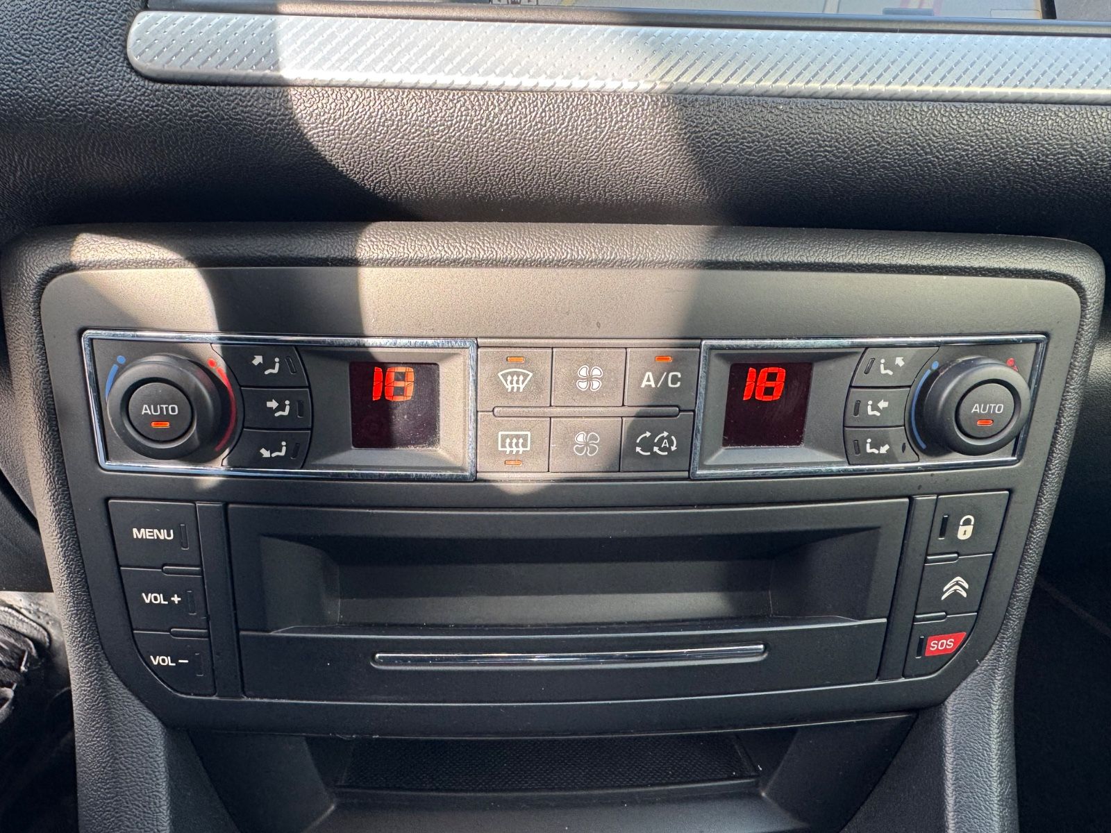 Fahrzeugabbildung Citroën C5 LIM*EXCLUSIVE*AUT*LEDER*LED*2.HD*EURO6*TOP