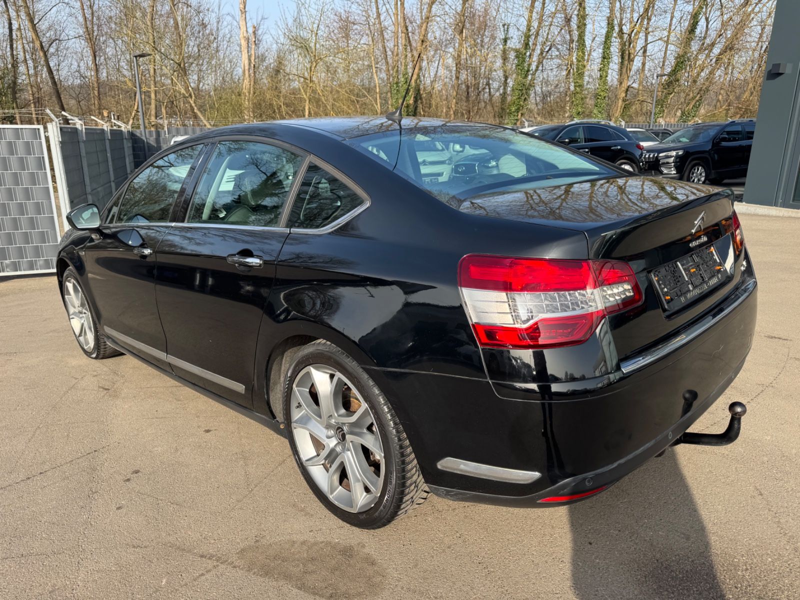 Fahrzeugabbildung Citroën C5 LIM*EXCLUSIVE*AUT*LEDER*LED*2.HD*EURO6*TOP