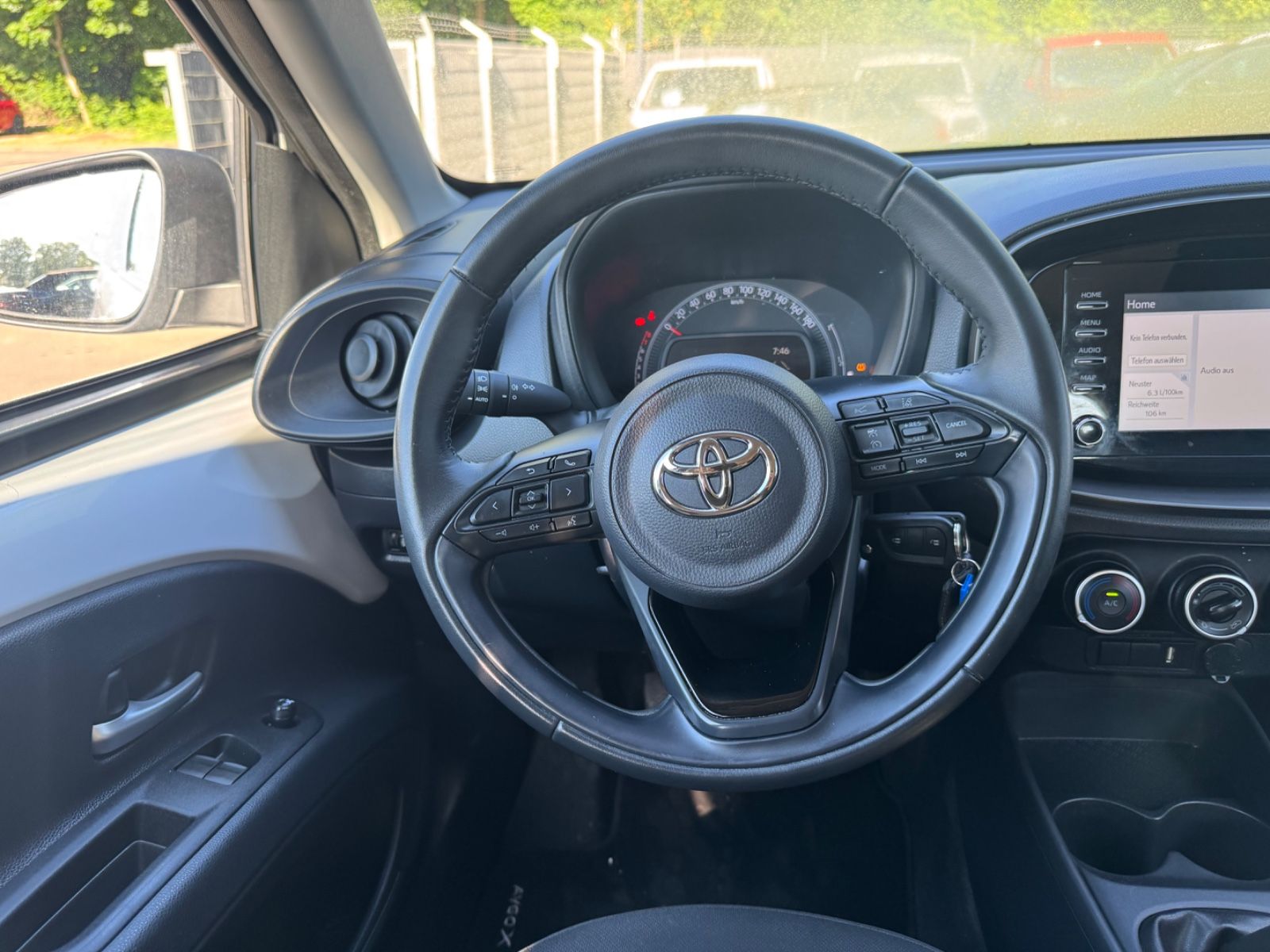 Fahrzeugabbildung Toyota AYGO X PLAY *NAVI*8-FACH*KAMERA*5-TÜRER*