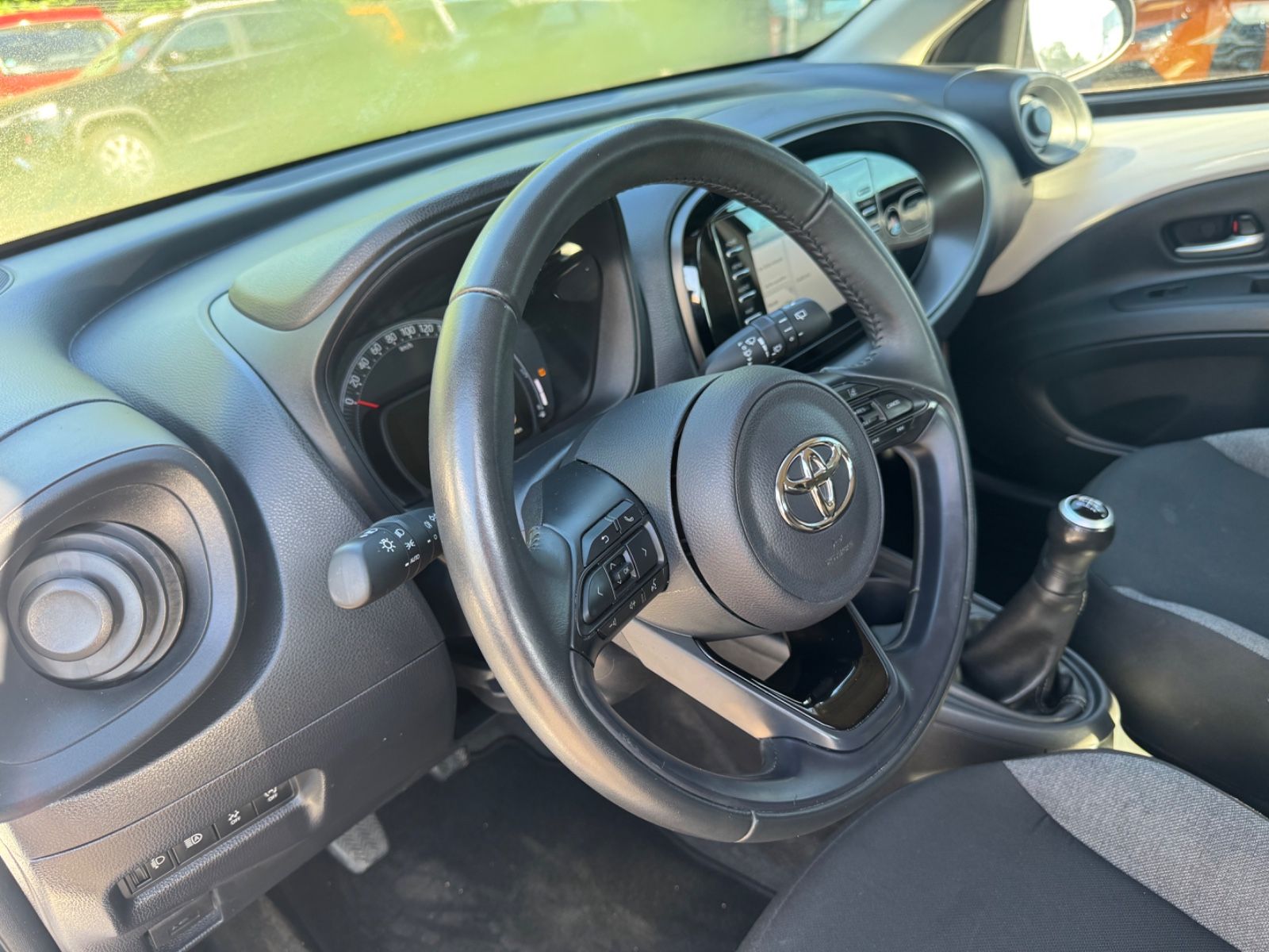 Fahrzeugabbildung Toyota AYGO X PLAY *NAVI*8-FACH*KAMERA*5-TÜRER*