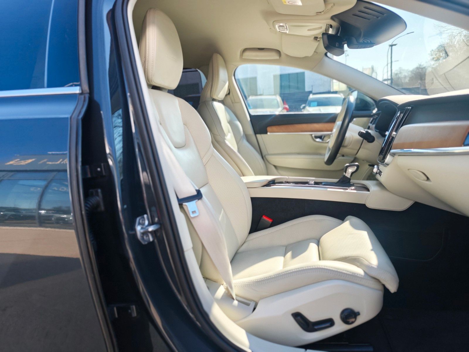 Fahrzeugabbildung Volvo V90 KOMBI INSCRIPTION AWD*360°*MASSAGE*