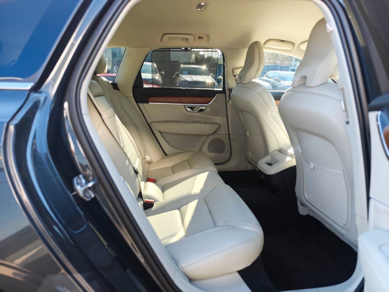 Fahrzeugabbildung Volvo V90 KOMBI INSCRIPTION AWD*360°*MASSAGE*