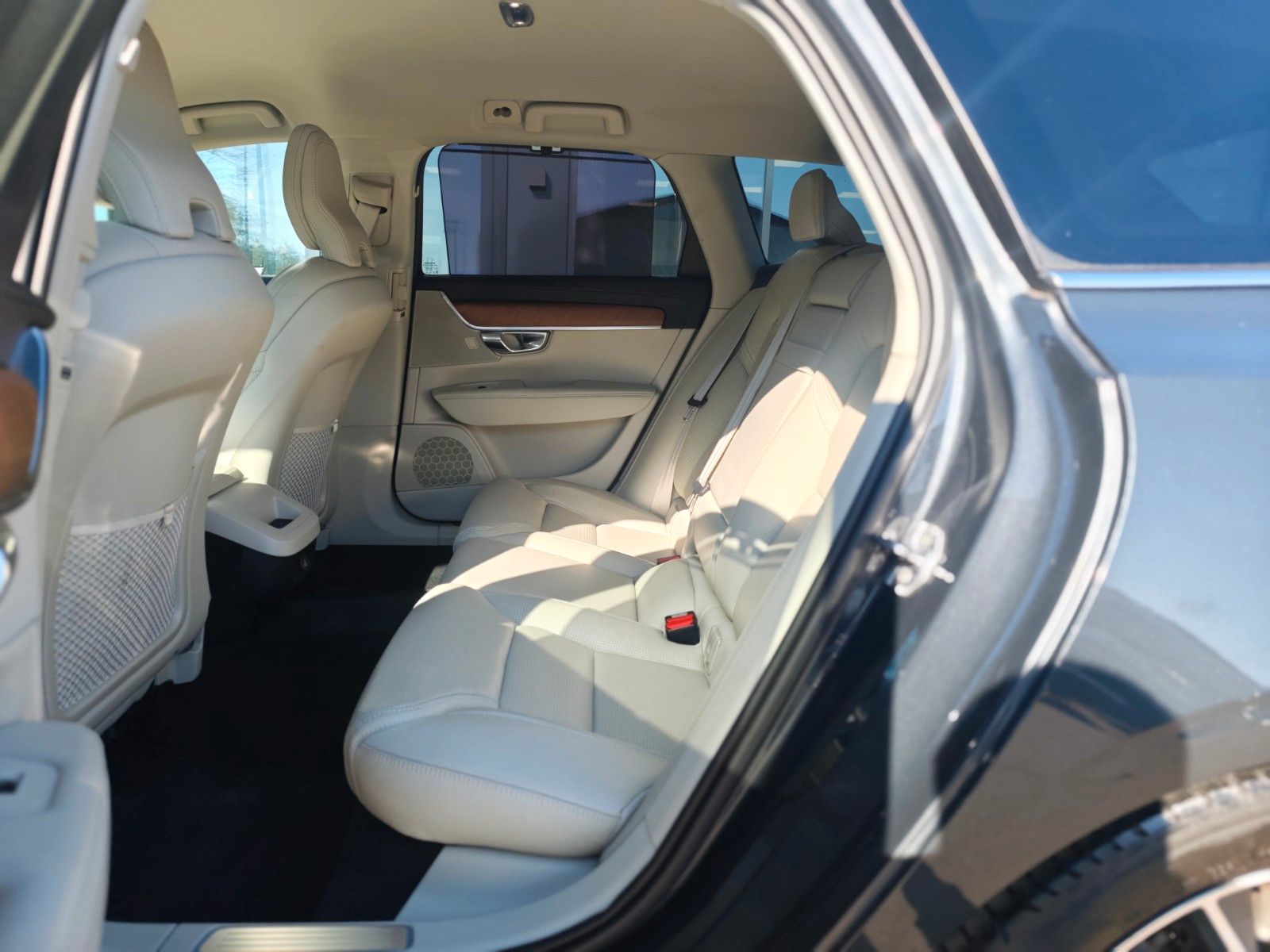 Fahrzeugabbildung Volvo V90 KOMBI INSCRIPTION AWD*360°*MASSAGE*