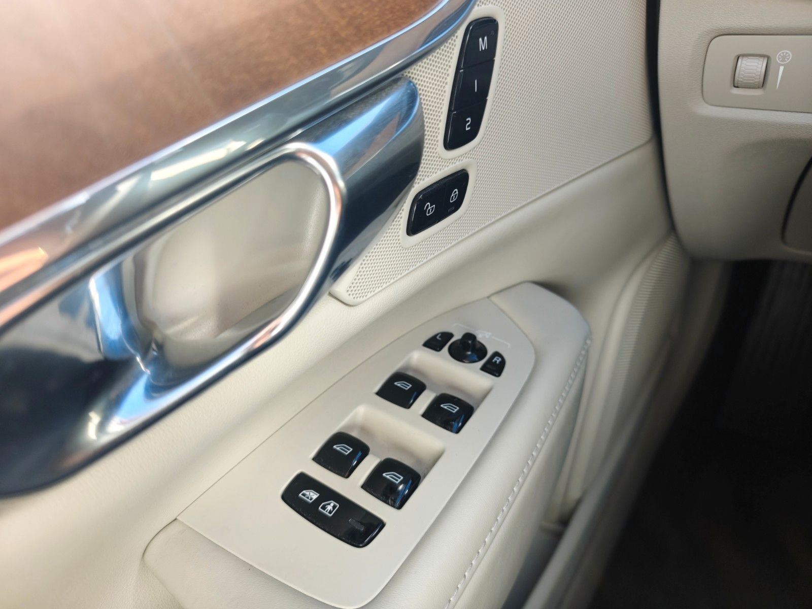 Fahrzeugabbildung Volvo V90 KOMBI INSCRIPTION AWD*360°*MASSAGE*