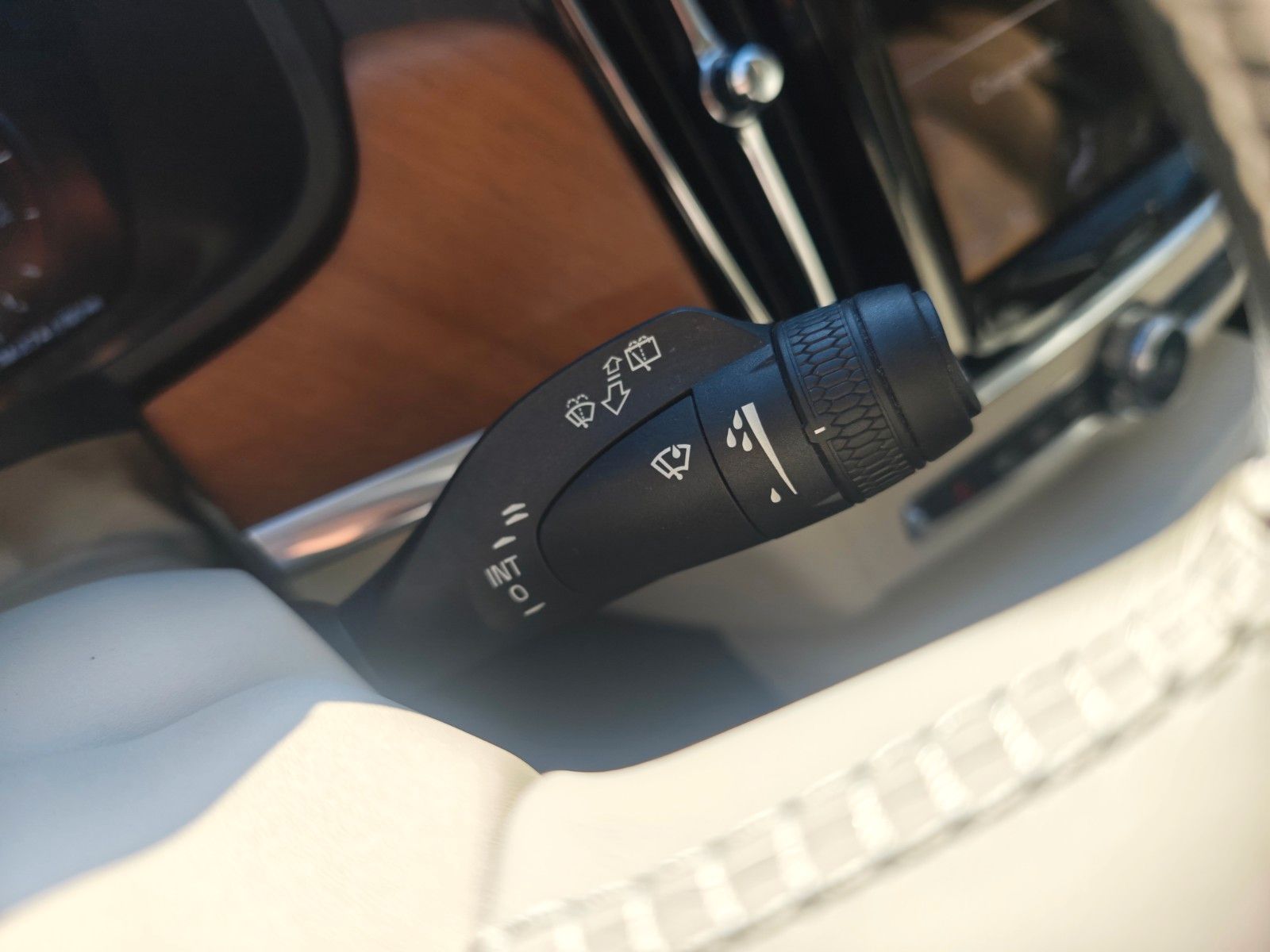 Fahrzeugabbildung Volvo V90 KOMBI INSCRIPTION AWD*360°*MASSAGE*