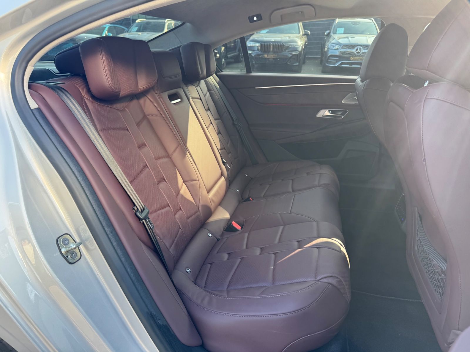 Fahrzeugabbildung DS Automobiles DS9 E-TENSE 250 kW RIVOLI +*LED*NAVI*PANORAMA*1