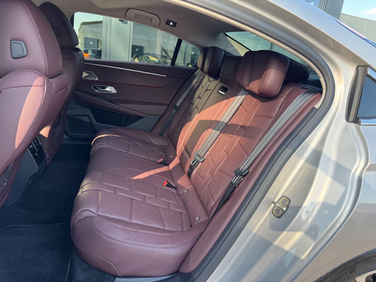 Fahrzeugabbildung DS Automobiles DS9 E-TENSE 250 kW RIVOLI +*LED*NAVI*PANORAMA*1