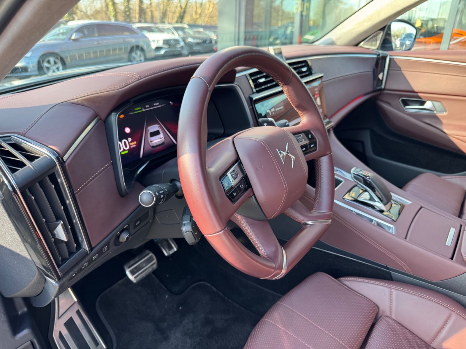 Fahrzeugabbildung DS Automobiles DS9 E-TENSE 250 kW RIVOLI +*LED*NAVI*PANORAMA*1