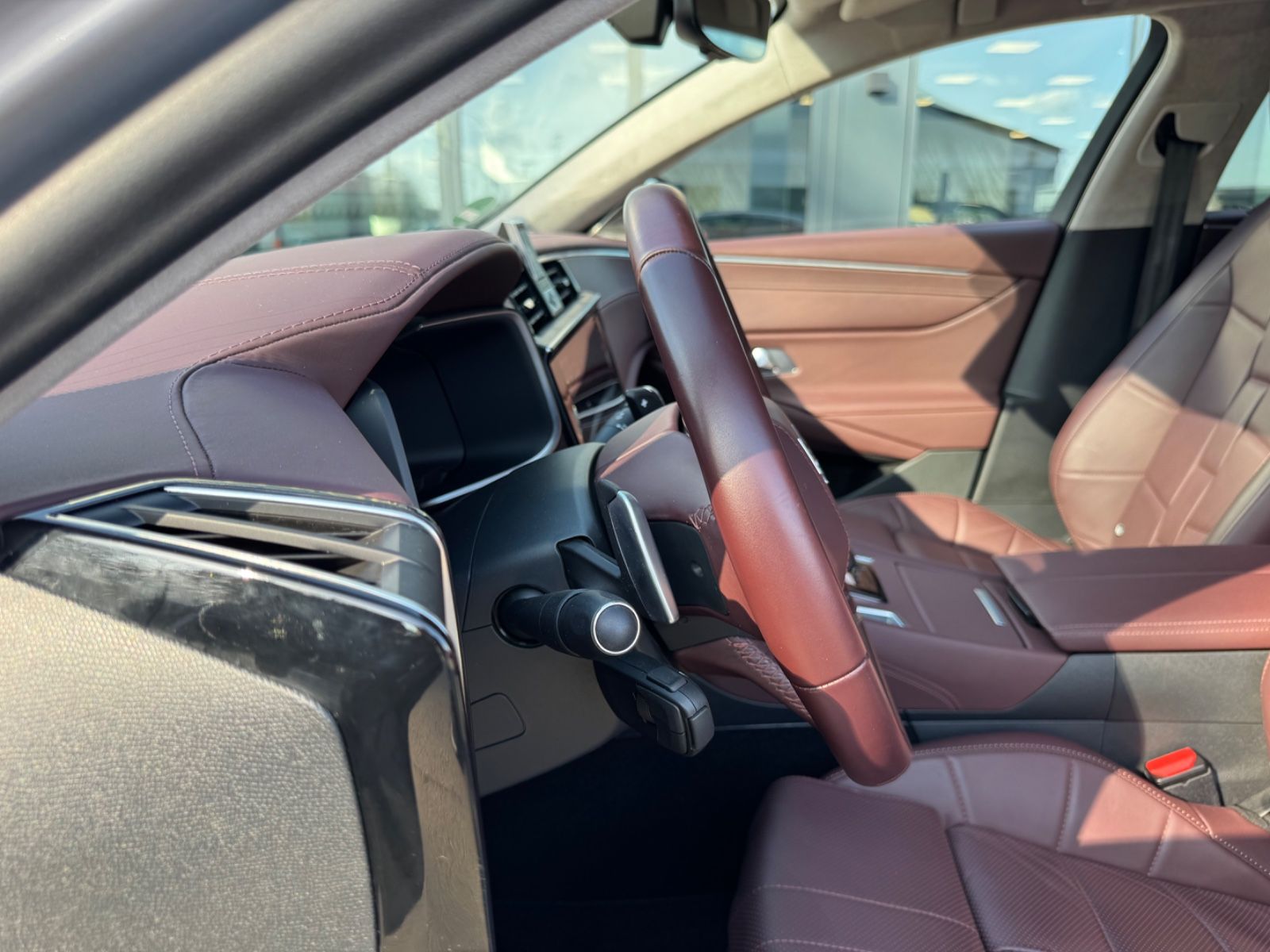 Fahrzeugabbildung DS Automobiles DS9 E-TENSE 250 kW RIVOLI +*LED*NAVI*PANORAMA*1