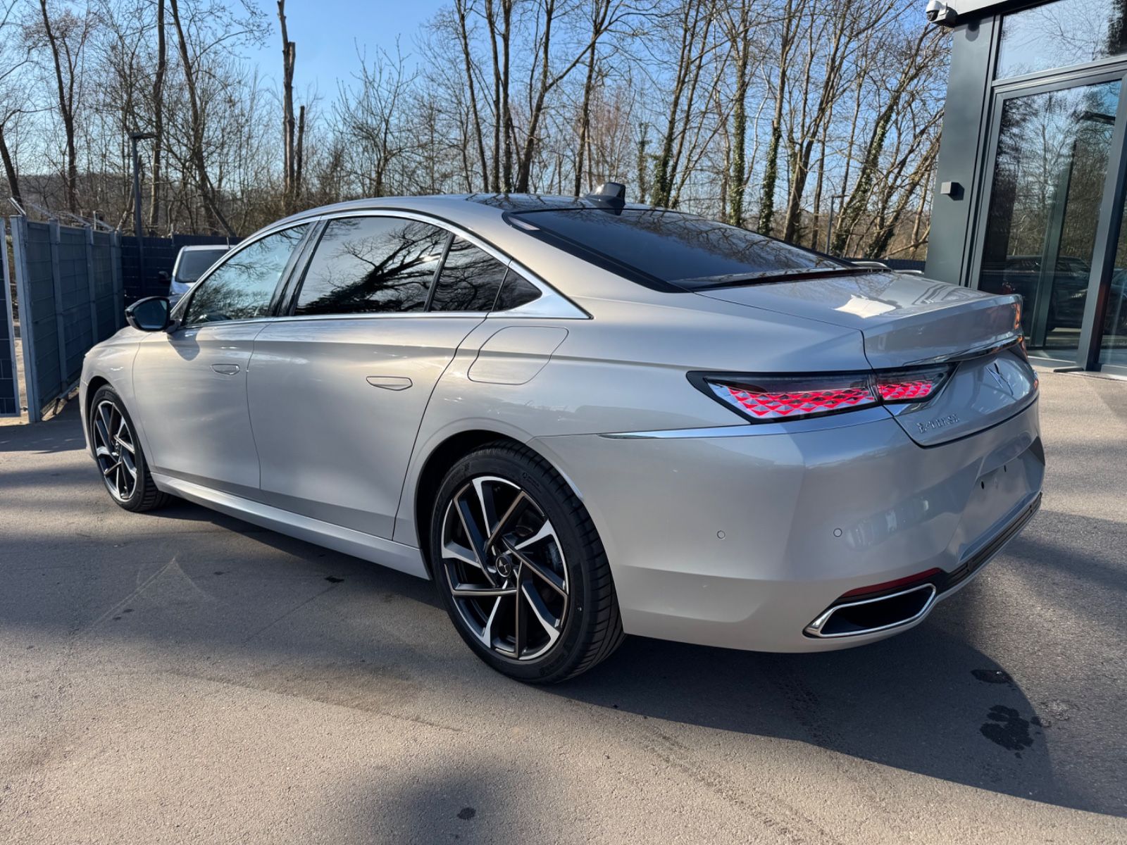 Fahrzeugabbildung DS Automobiles DS9 E-TENSE 250 kW RIVOLI +*LED*NAVI*PANORAMA*1