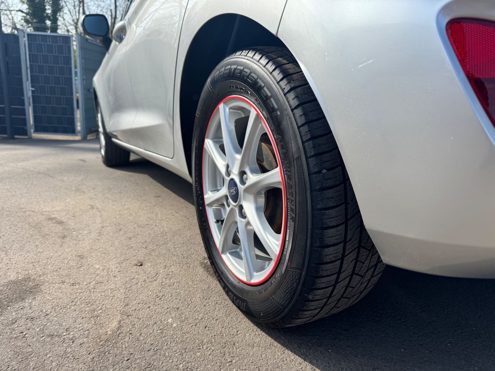 Fahrzeugabbildung Ford FIESTA TREND *NAVI*SHZ*ALU*5-TUERIG*