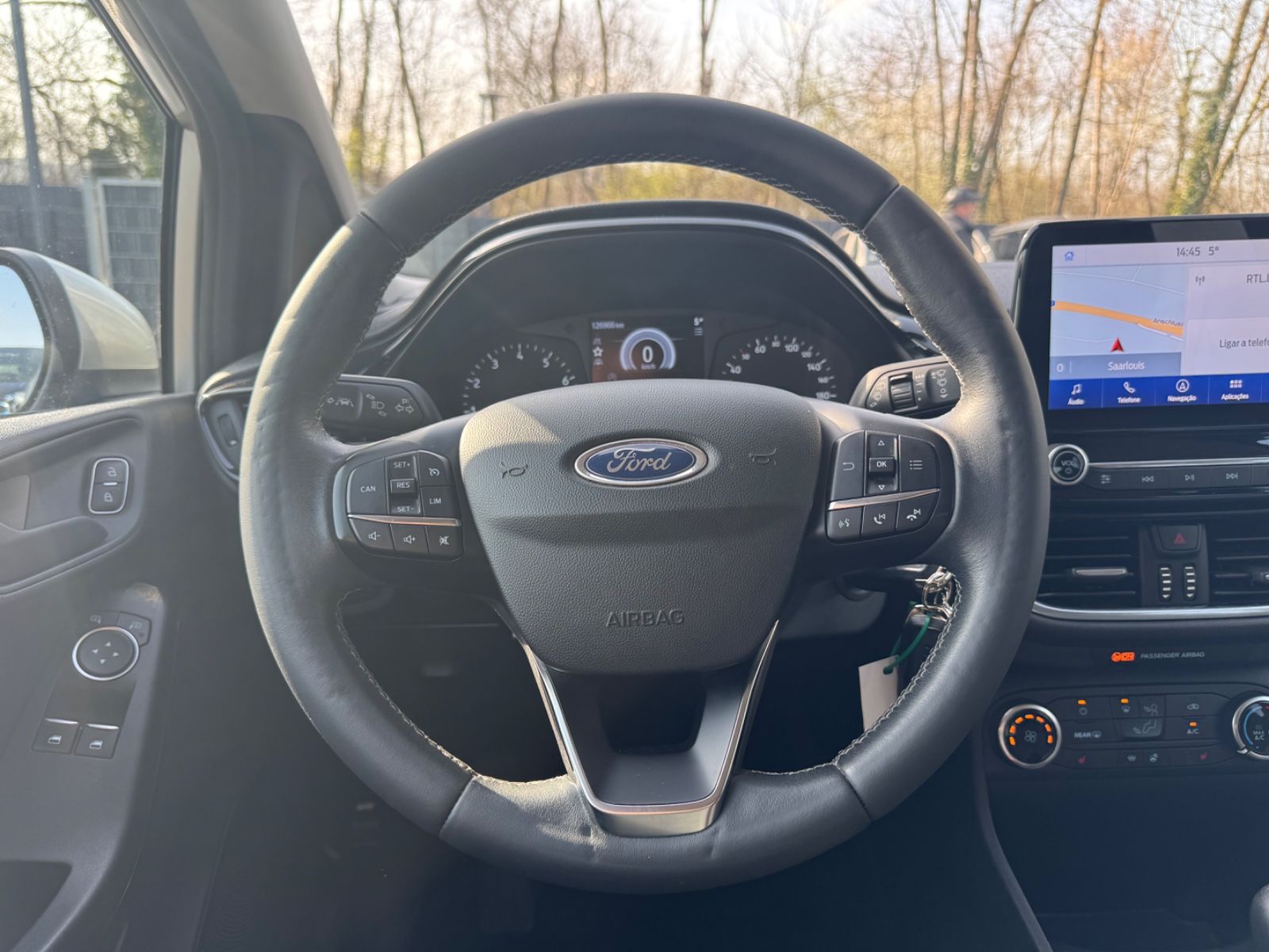 Fahrzeugabbildung Ford FIESTA TREND *NAVI*SHZ*ALU*5-TUERIG*