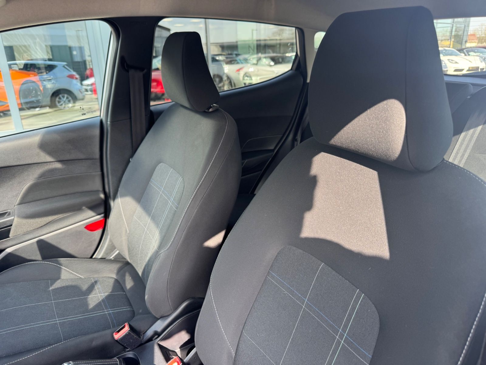 Fahrzeugabbildung Ford FIESTA TREND *NAVI*SHZ*ALU*5-TUERIG*