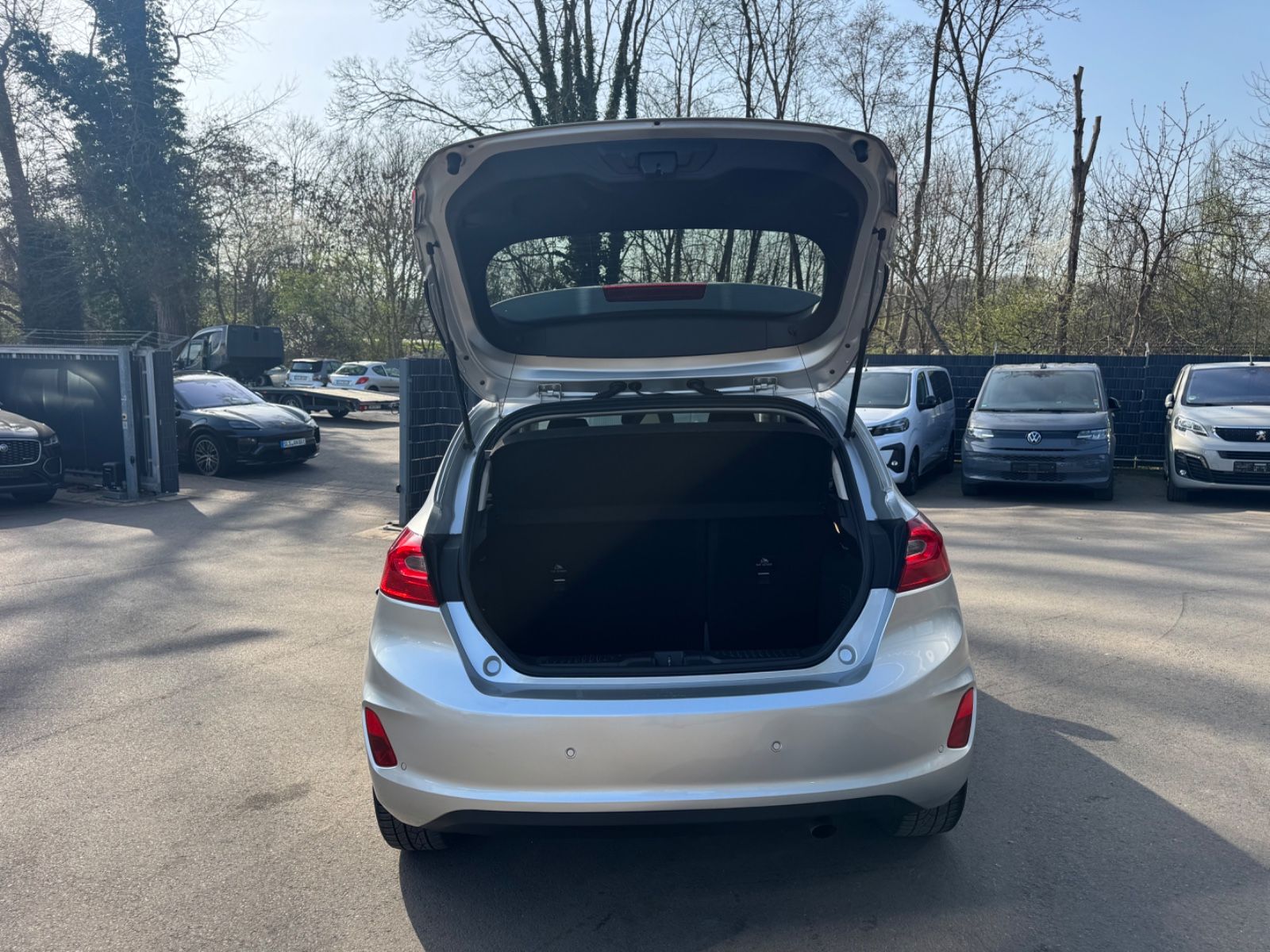 Fahrzeugabbildung Ford FIESTA TREND *NAVI*SHZ*ALU*5-TUERIG*