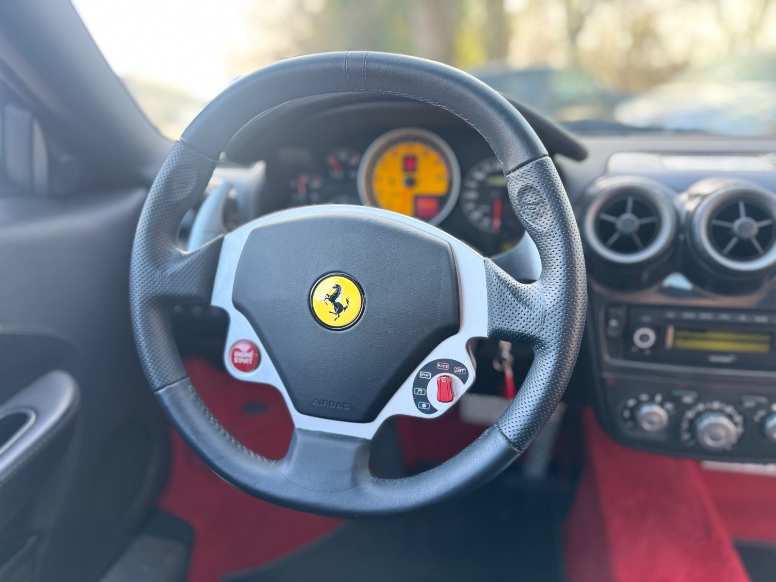 Fahrzeugabbildung Ferrari F430 F1 *1.HAND*CARBON*U-FREI*WENIG KM*TRAUM*