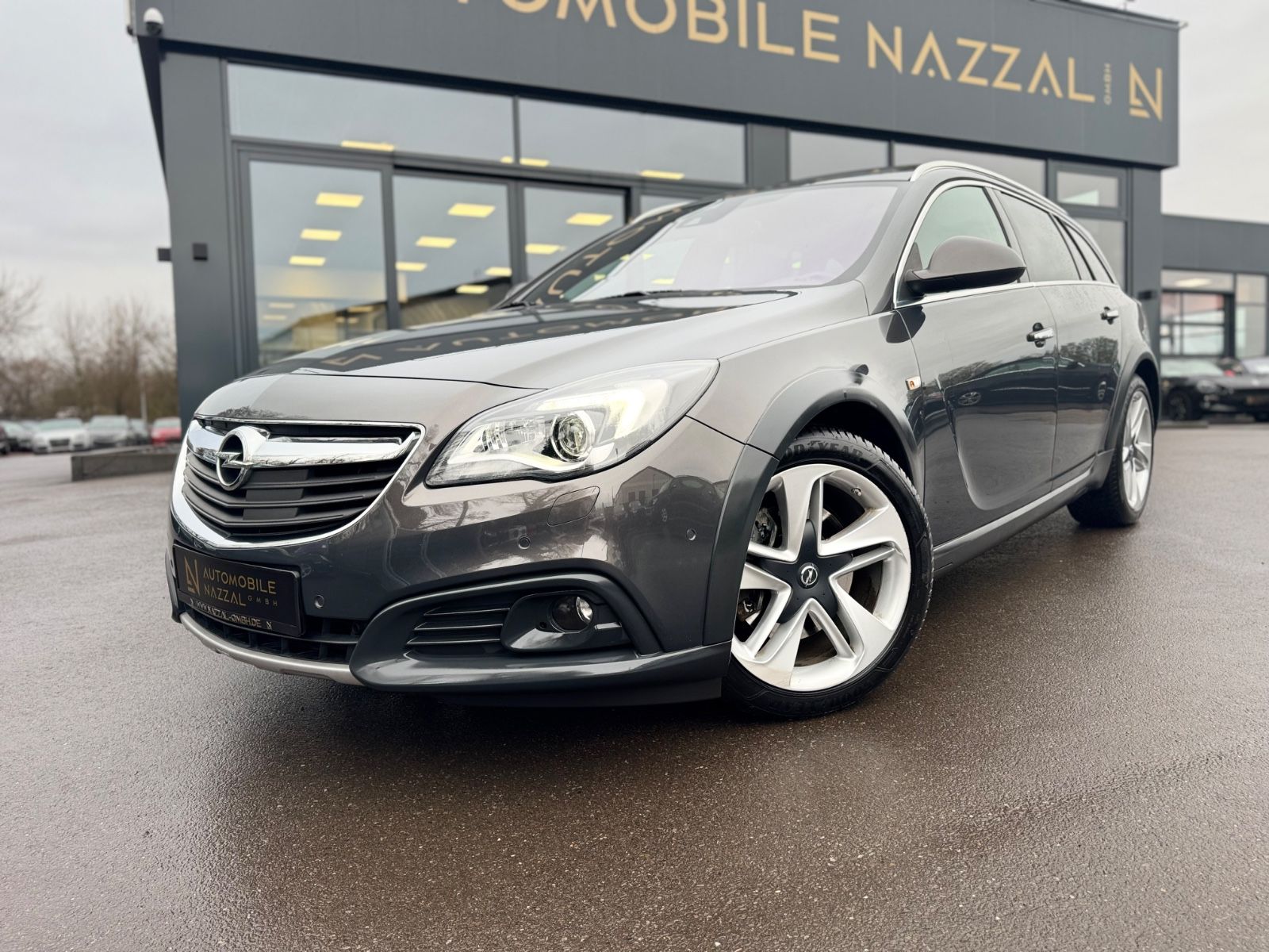 Fahrzeugabbildung Opel INSIGNIA A COUNTRY T 4x4*LEDER*NAVI*R-KAMERA*