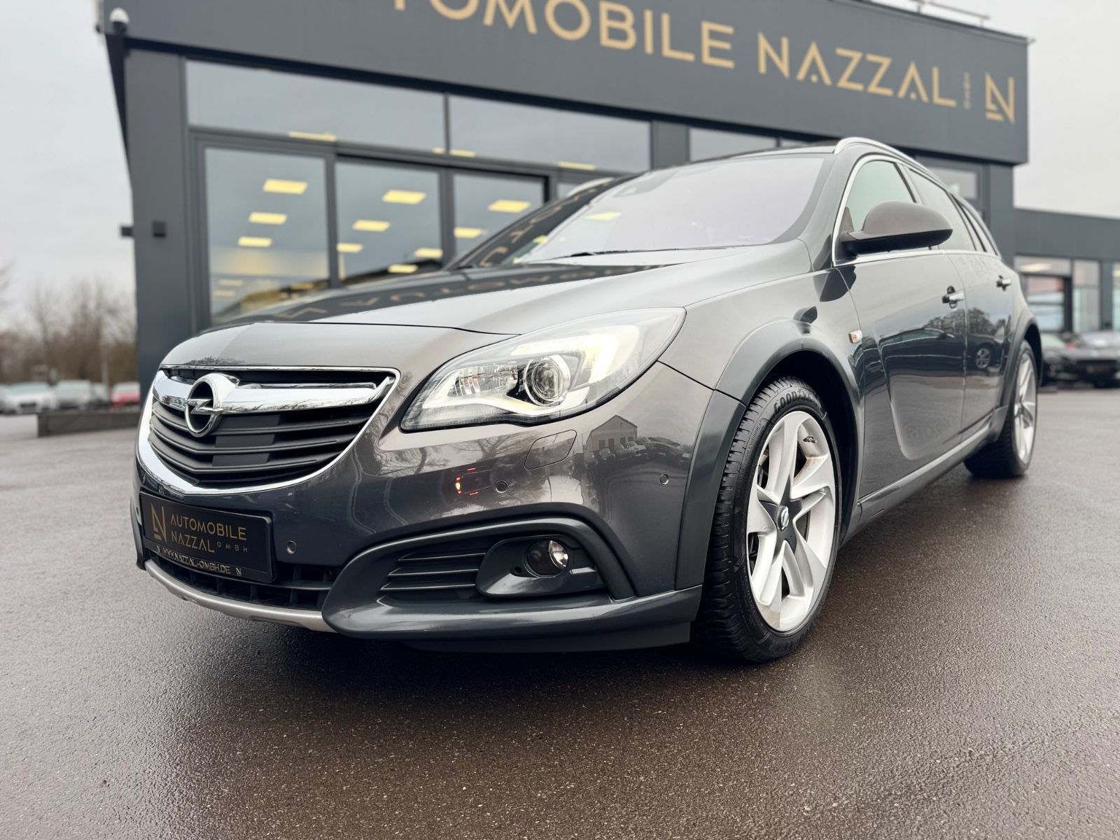 Fahrzeugabbildung Opel INSIGNIA A COUNTRY T 4x4*LEDER*NAVI*R-KAMERA*