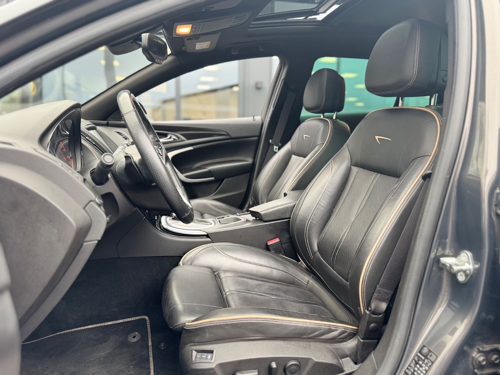 Fahrzeugabbildung Opel INSIGNIA A COUNTRY T 4x4*LEDER*NAVI*R-KAMERA*