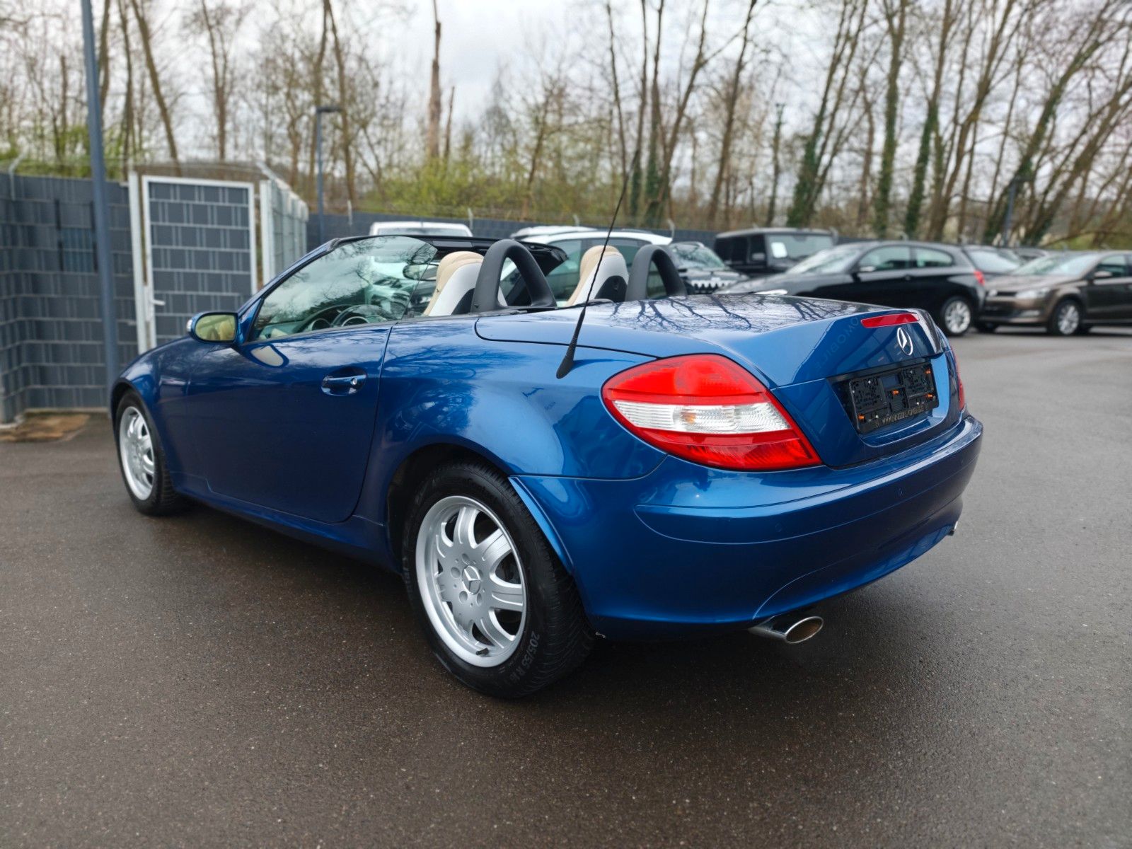 Fahrzeugabbildung Mercedes-Benz SLK 280 ROADSTER *NAVI*LEDER*H/K*AIRSCARF*
