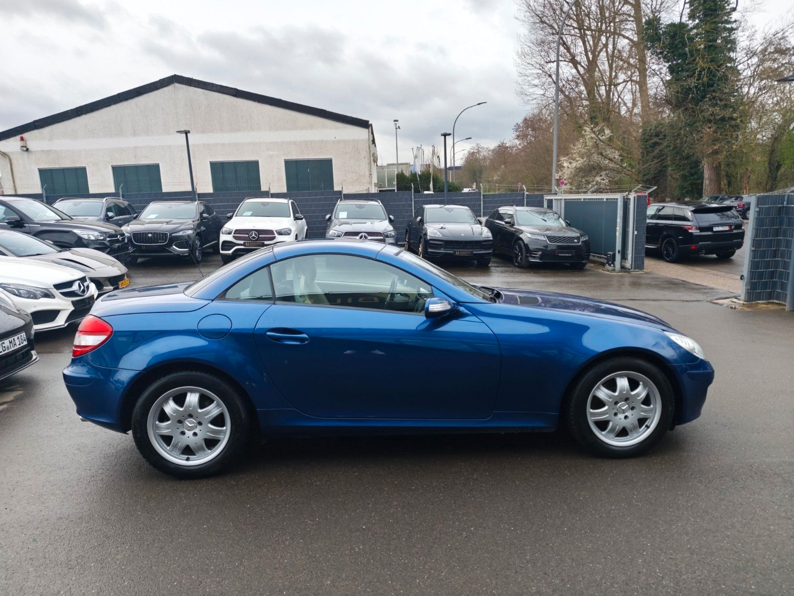 Fahrzeugabbildung Mercedes-Benz SLK 280 ROADSTER *NAVI*LEDER*H/K*AIRSCARF*