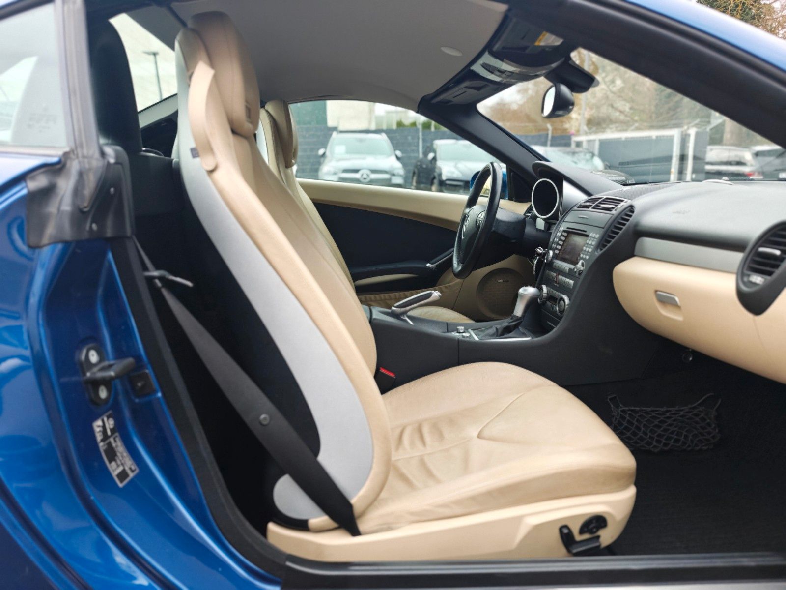 Fahrzeugabbildung Mercedes-Benz SLK 280 ROADSTER *NAVI*LEDER*H/K*AIRSCARF*