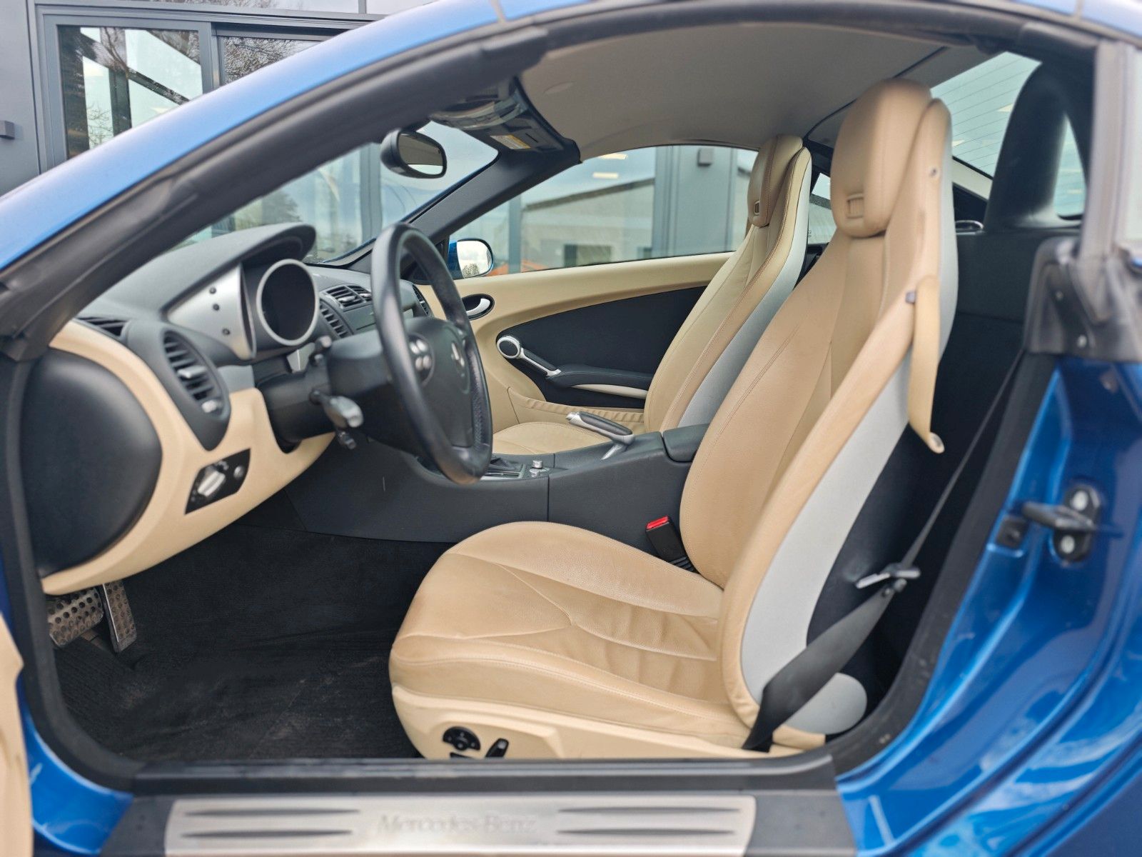 Fahrzeugabbildung Mercedes-Benz SLK 280 ROADSTER *NAVI*LEDER*H/K*AIRSCARF*