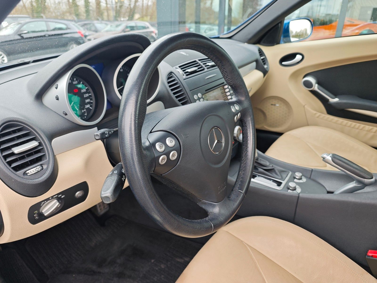 Fahrzeugabbildung Mercedes-Benz SLK 280 ROADSTER *NAVI*LEDER*H/K*AIRSCARF*