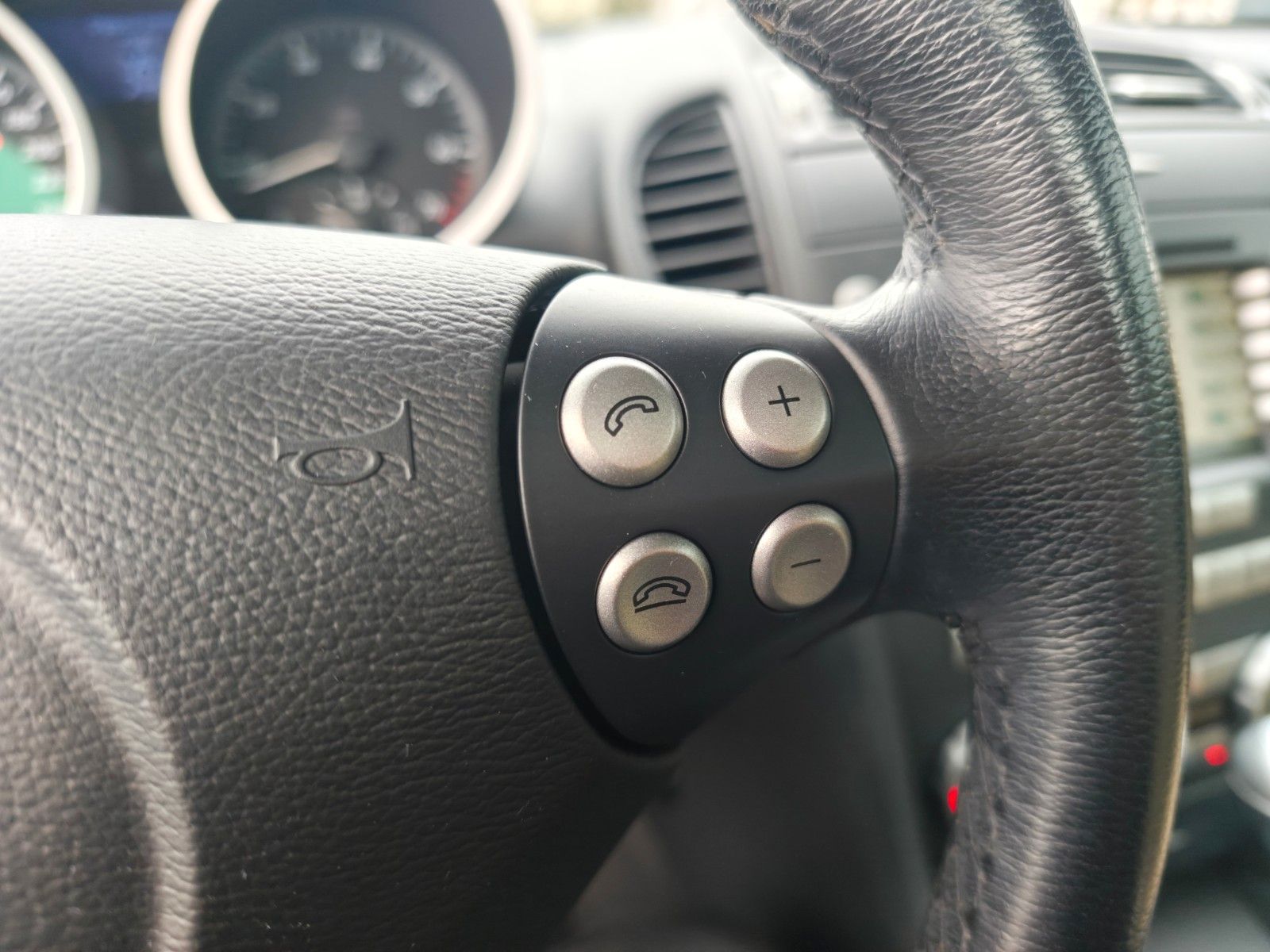 Fahrzeugabbildung Mercedes-Benz SLK 280 ROADSTER *NAVI*LEDER*H/K*AIRSCARF*