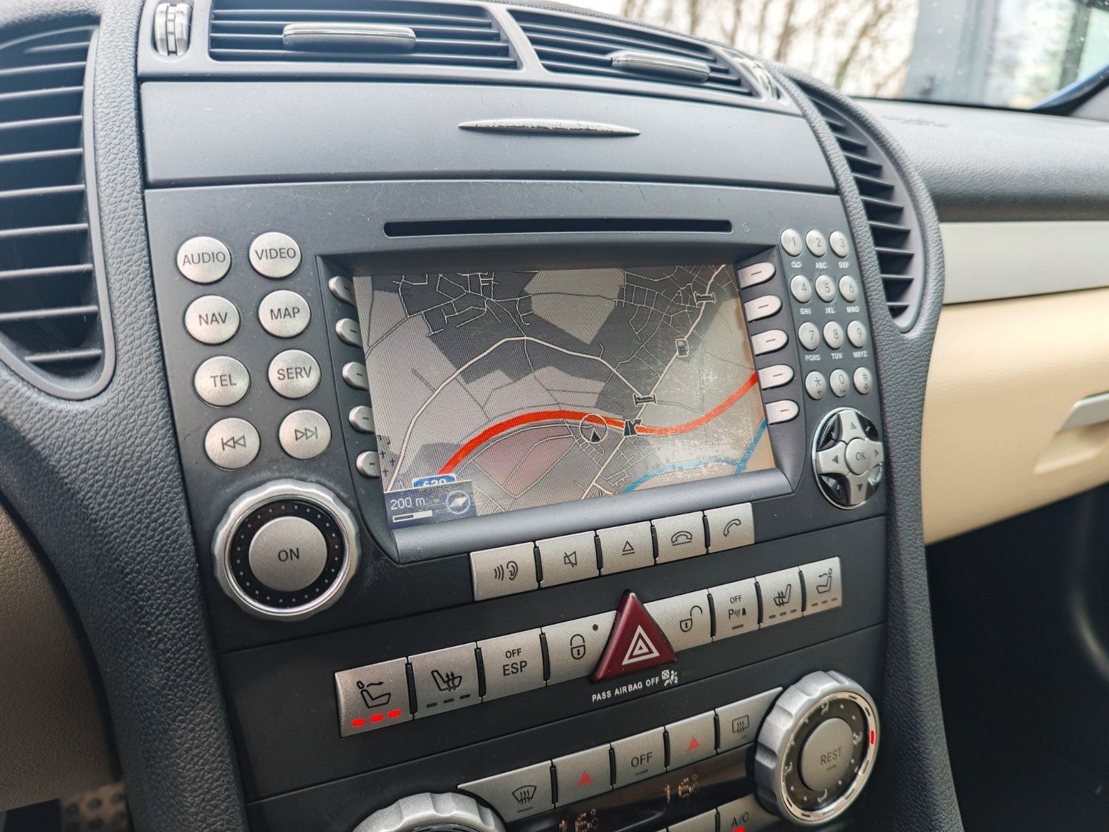 Fahrzeugabbildung Mercedes-Benz SLK 280 ROADSTER *NAVI*LEDER*H/K*AIRSCARF*