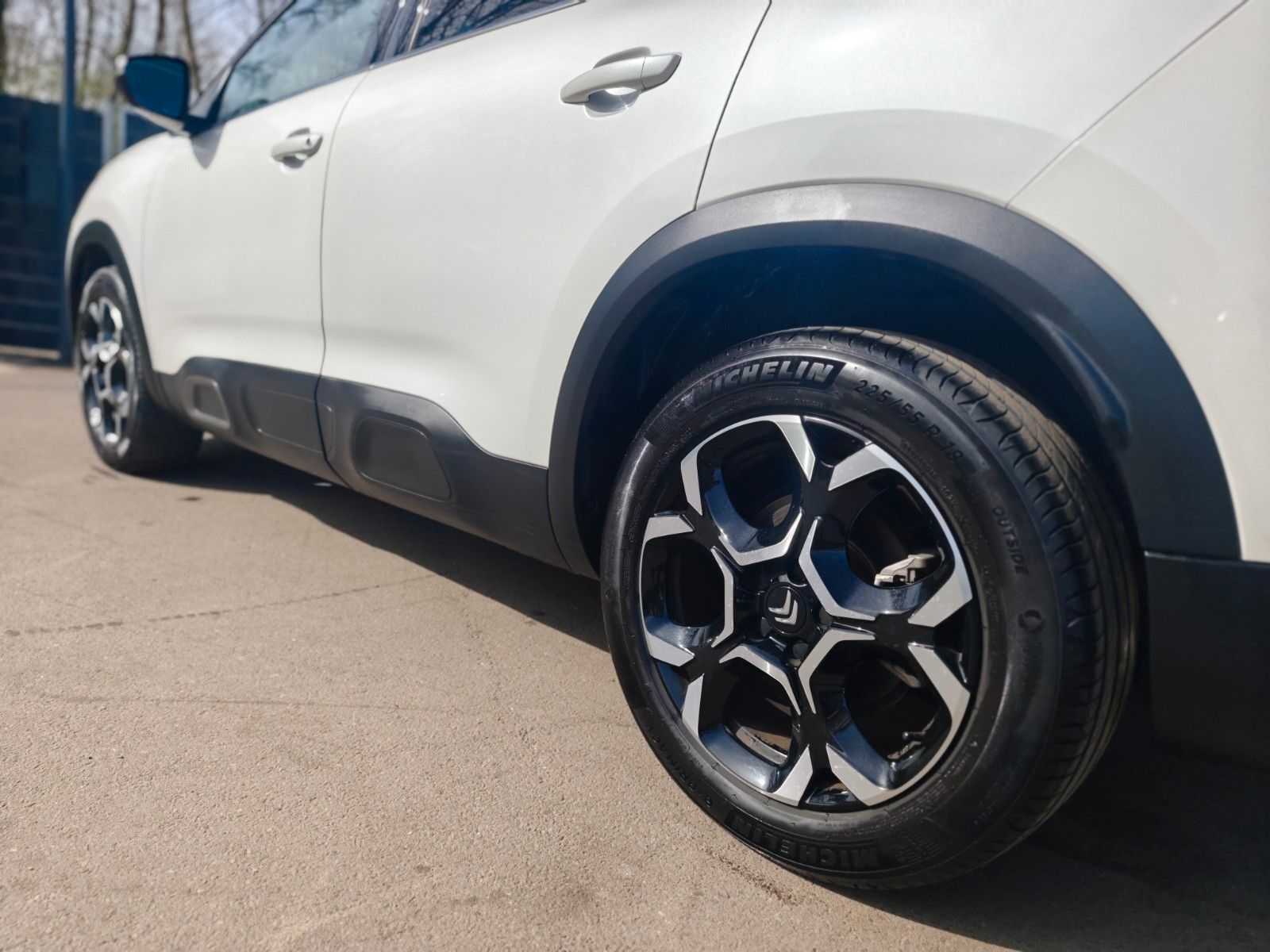 Fahrzeugabbildung Citroën C5 AIRCROSS SHINE *AUT*NAVI*KAMERA*LED*