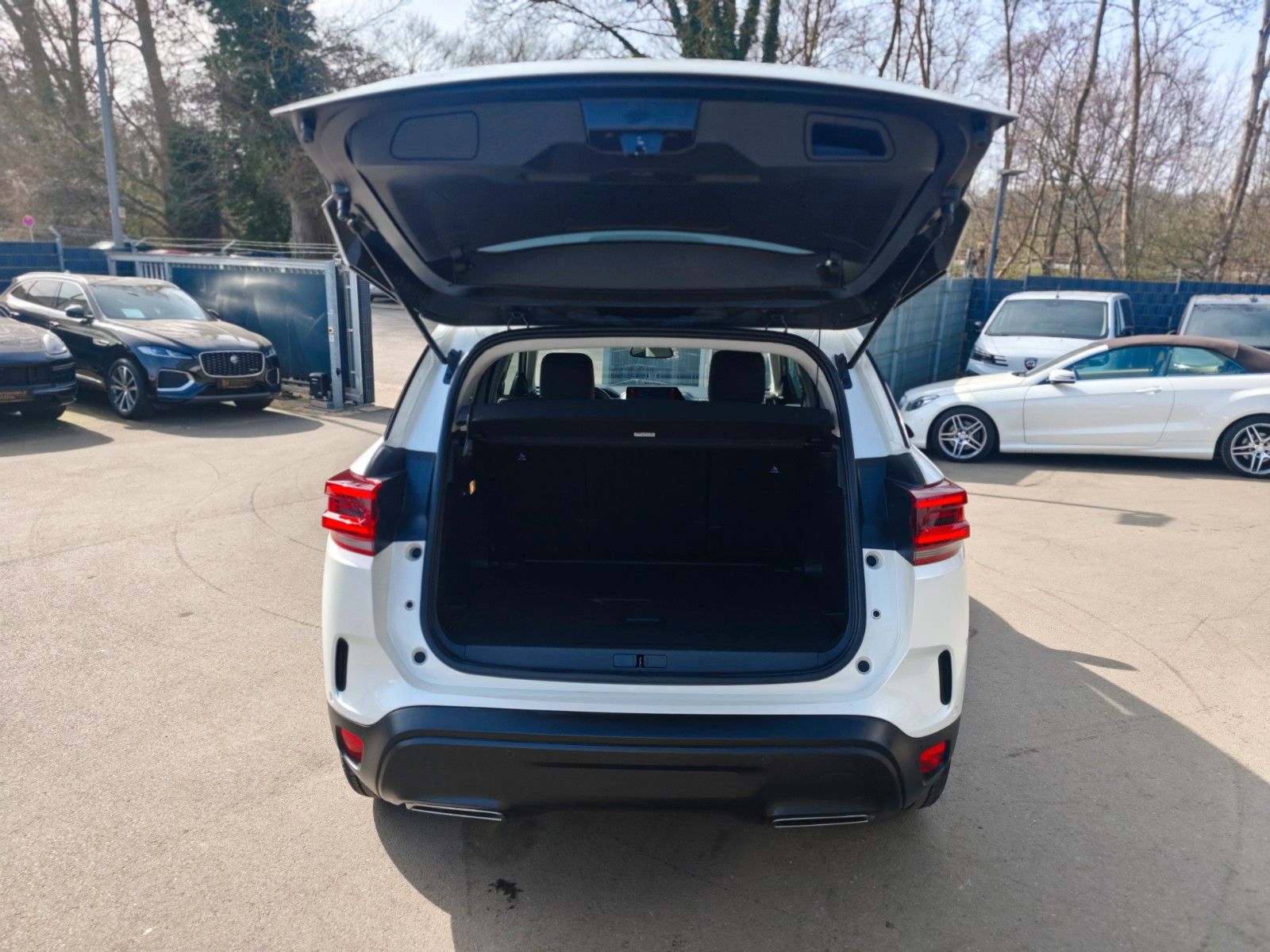 Fahrzeugabbildung Citroën C5 AIRCROSS SHINE *AUT*NAVI*KAMERA*LED*