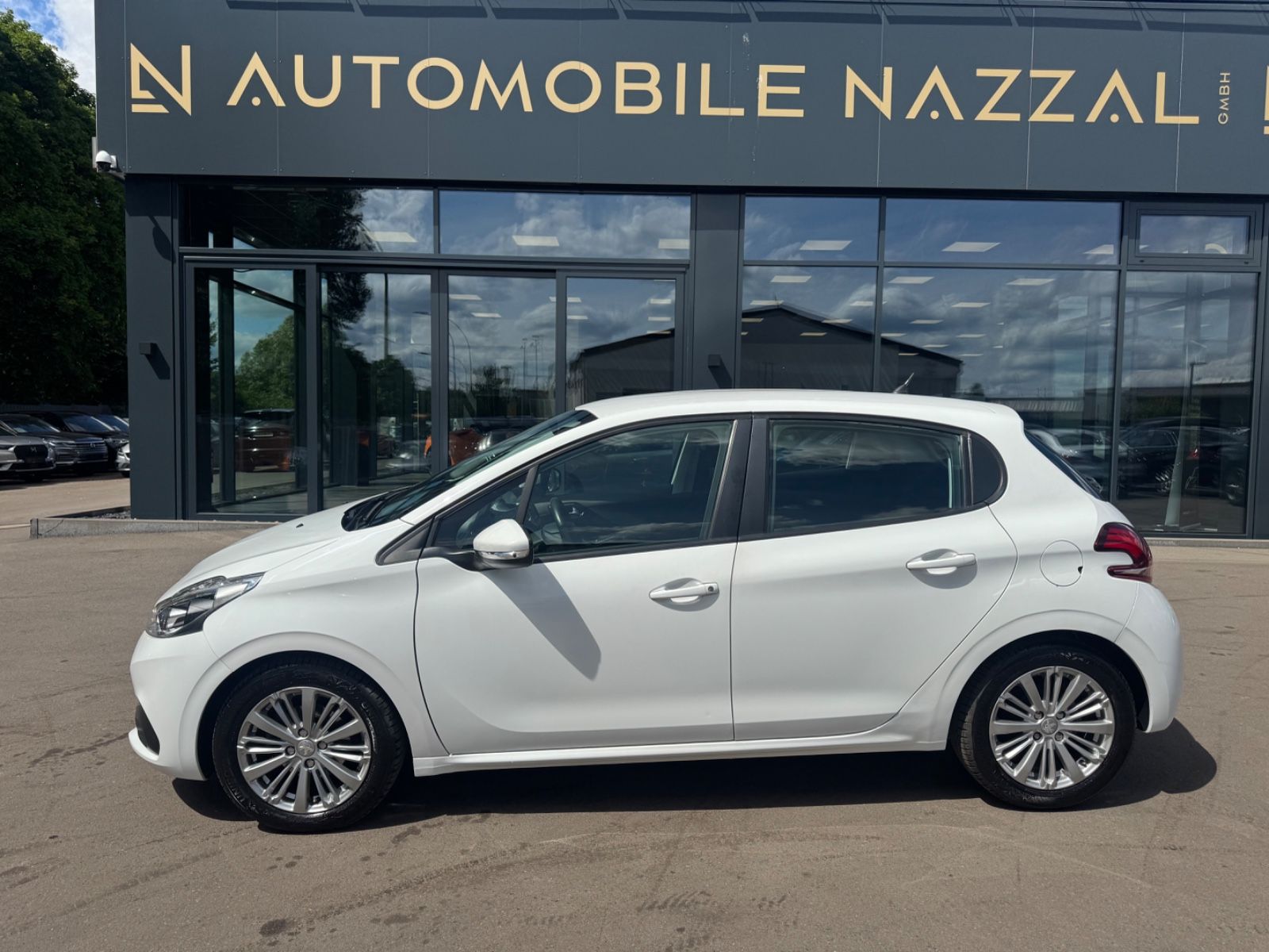 Fahrzeugabbildung Peugeot 208 1.6 STYLE BLUEHDI*5.TÜRIG*KLIMA*2.HD*EURO.6*
