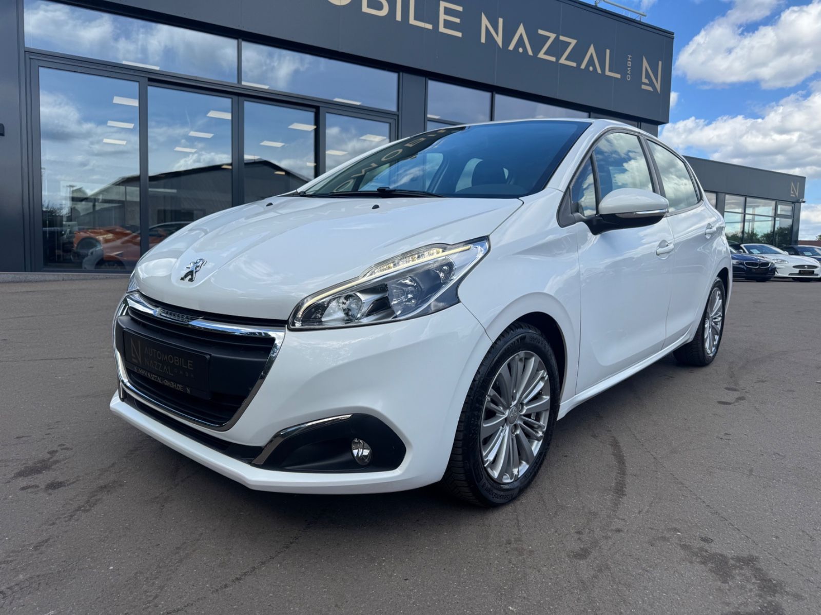 Fahrzeugabbildung Peugeot 208 1.6 STYLE BLUEHDI*5.TÜRIG*KLIMA*2.HD*EURO.6*