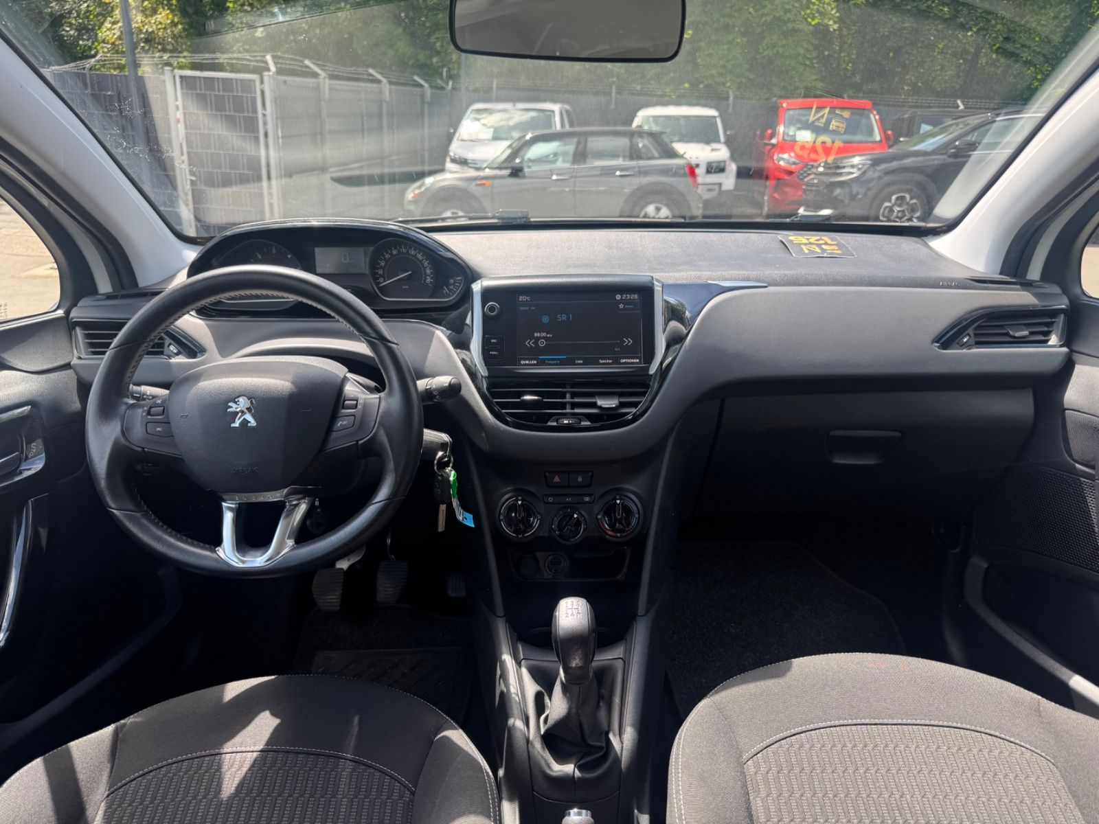 Fahrzeugabbildung Peugeot 208 1.6 STYLE BLUEHDI*5.TÜRIG*KLIMA*2.HD*EURO.6*