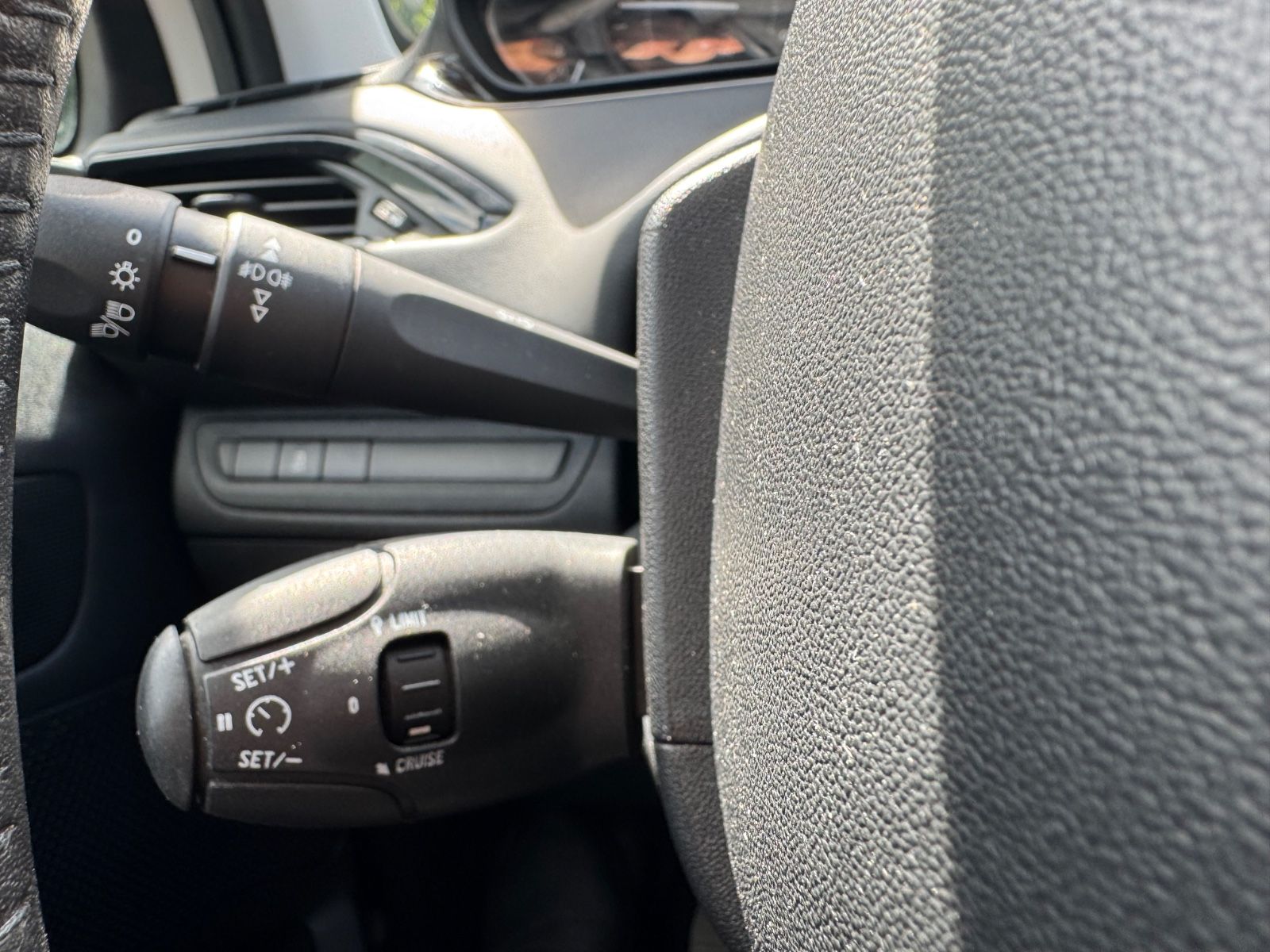 Fahrzeugabbildung Peugeot 208 1.6 STYLE BLUEHDI*5.TÜRIG*KLIMA*2.HD*EURO.6*