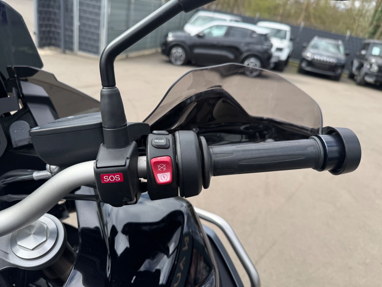 Fahrzeugabbildung BMW F 850 GS Adventure Triple Black *NAVI*LED*TOP*