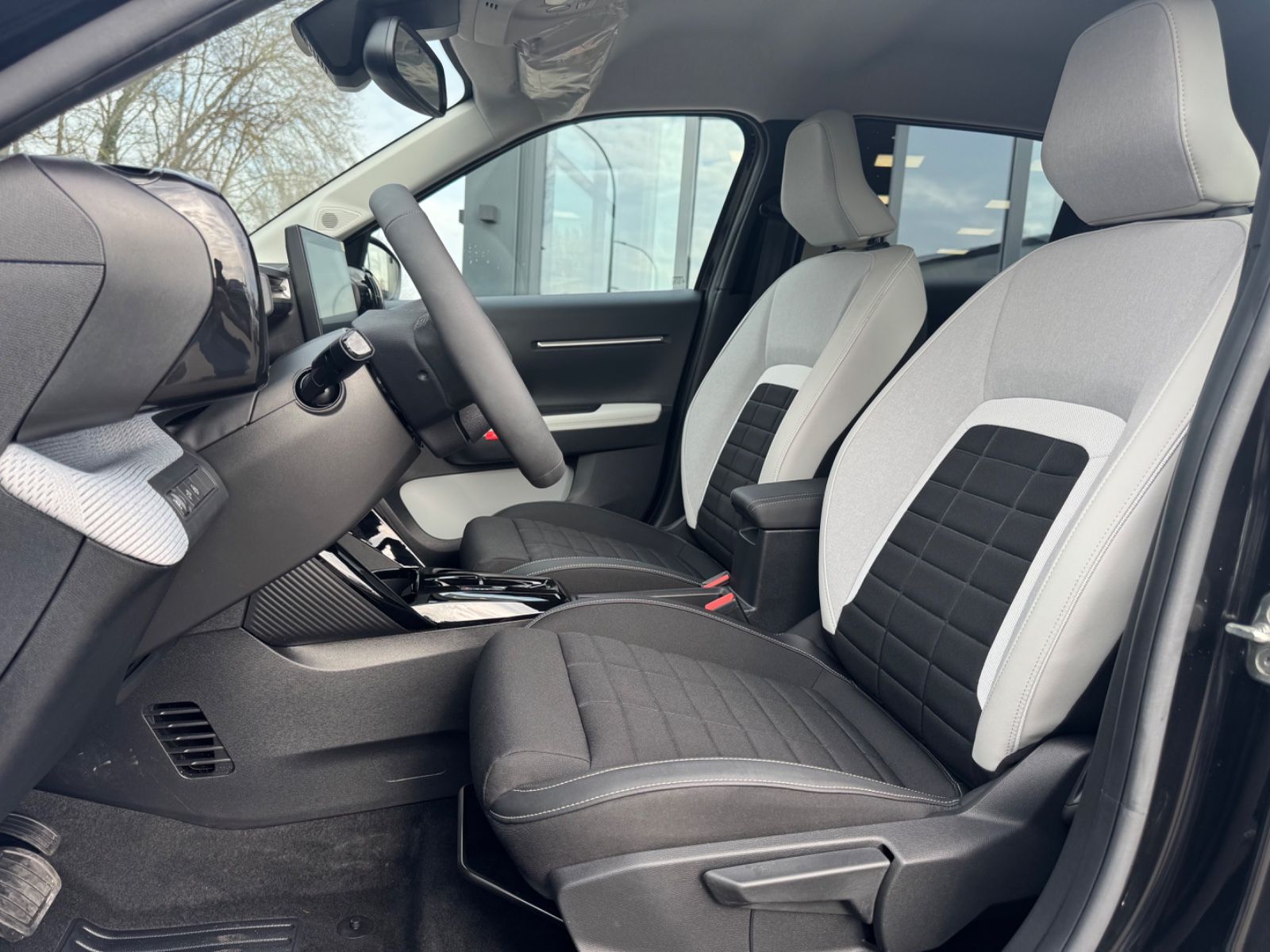 Fahrzeugabbildung Citroën C3 ë 113 MAX*LED*NAVI*HEAD-UP*R-KAMERA*GARANTIE*