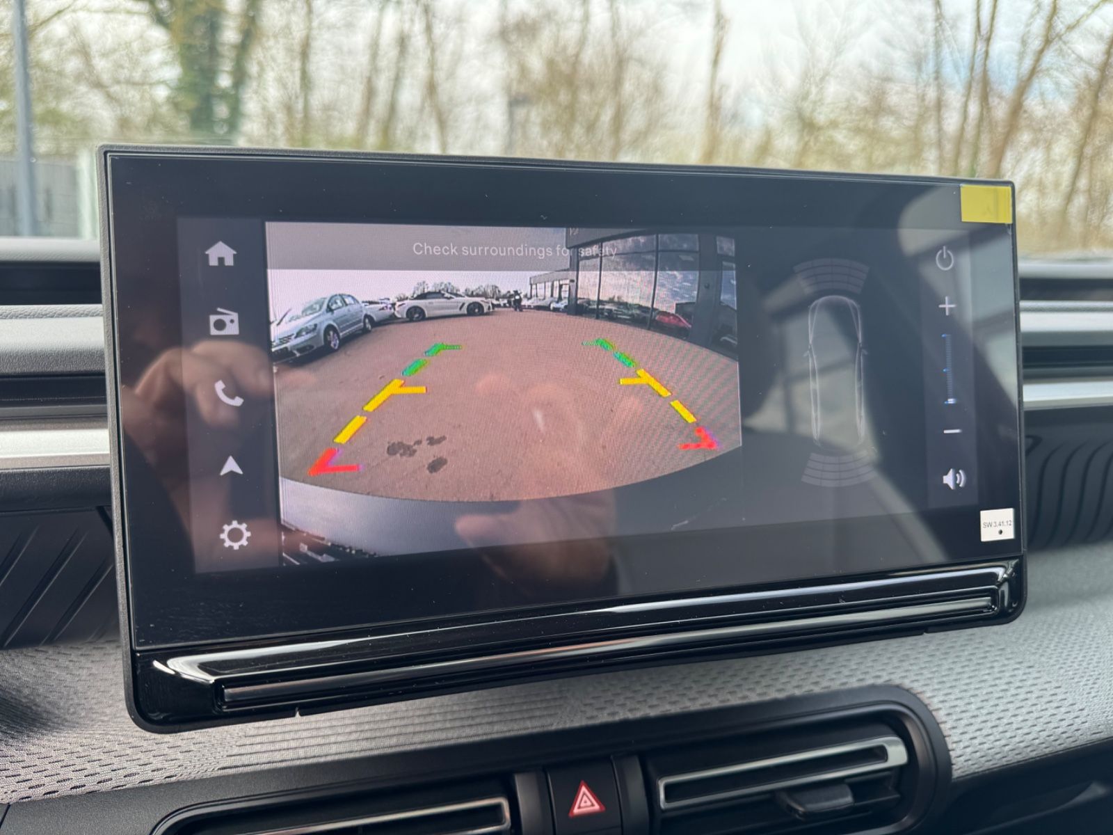 Fahrzeugabbildung Citroën C3 ë 113 MAX*LED*NAVI*HEAD-UP*R-KAMERA*GARANTIE*