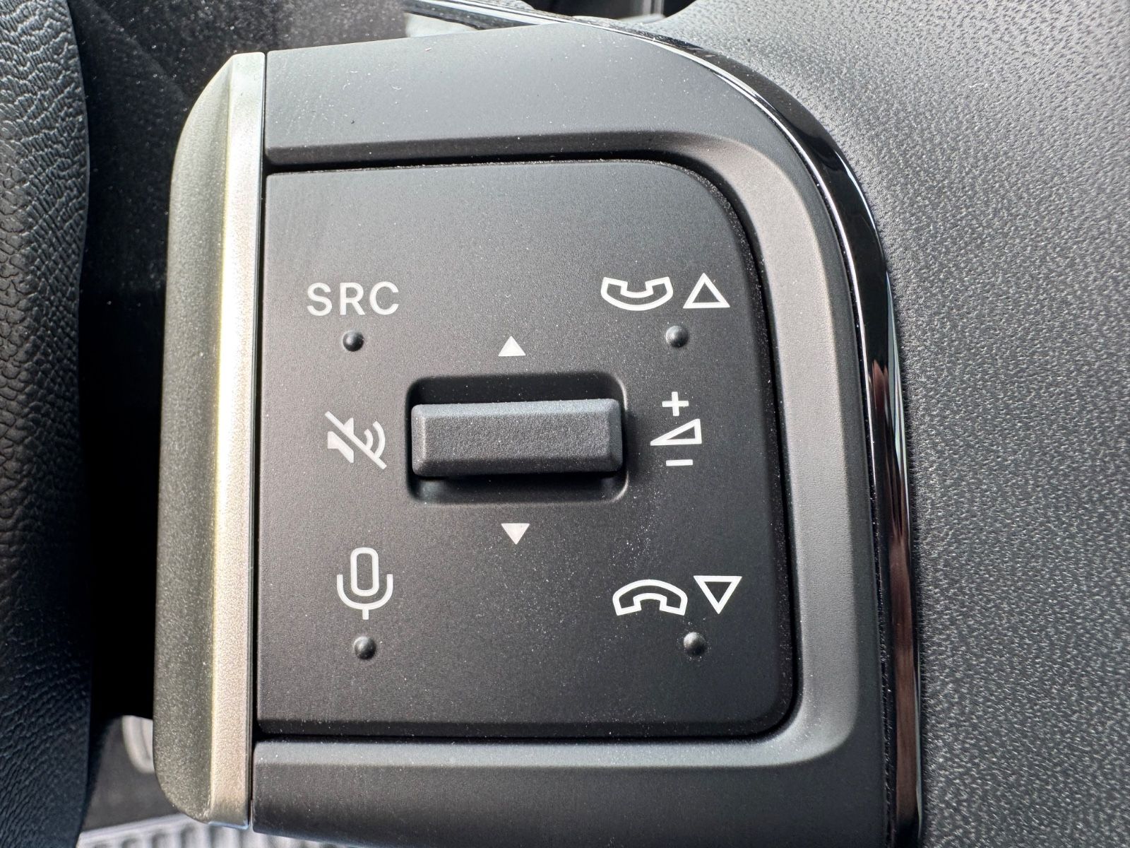 Fahrzeugabbildung Citroën C3 ë 113 MAX*LED*NAVI*HEAD-UP*R-KAMERA*GARANTIE*