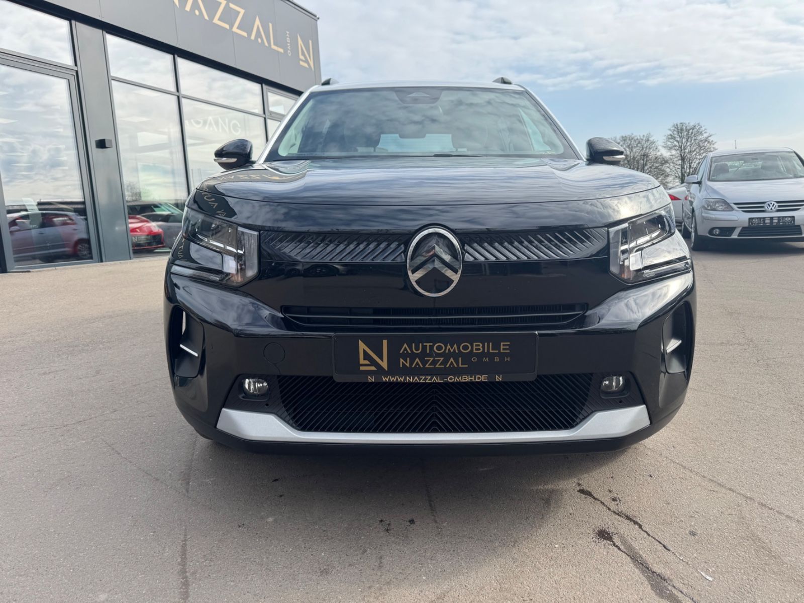 Fahrzeugabbildung Citroën C3 ë 113 MAX*LED*NAVI*HEAD-UP*R-KAMERA*GARANTIE*