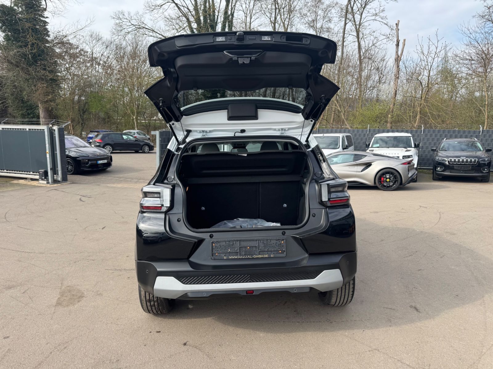 Fahrzeugabbildung Citroën C3 ë 113 MAX*LED*NAVI*HEAD-UP*R-KAMERA*GARANTIE*