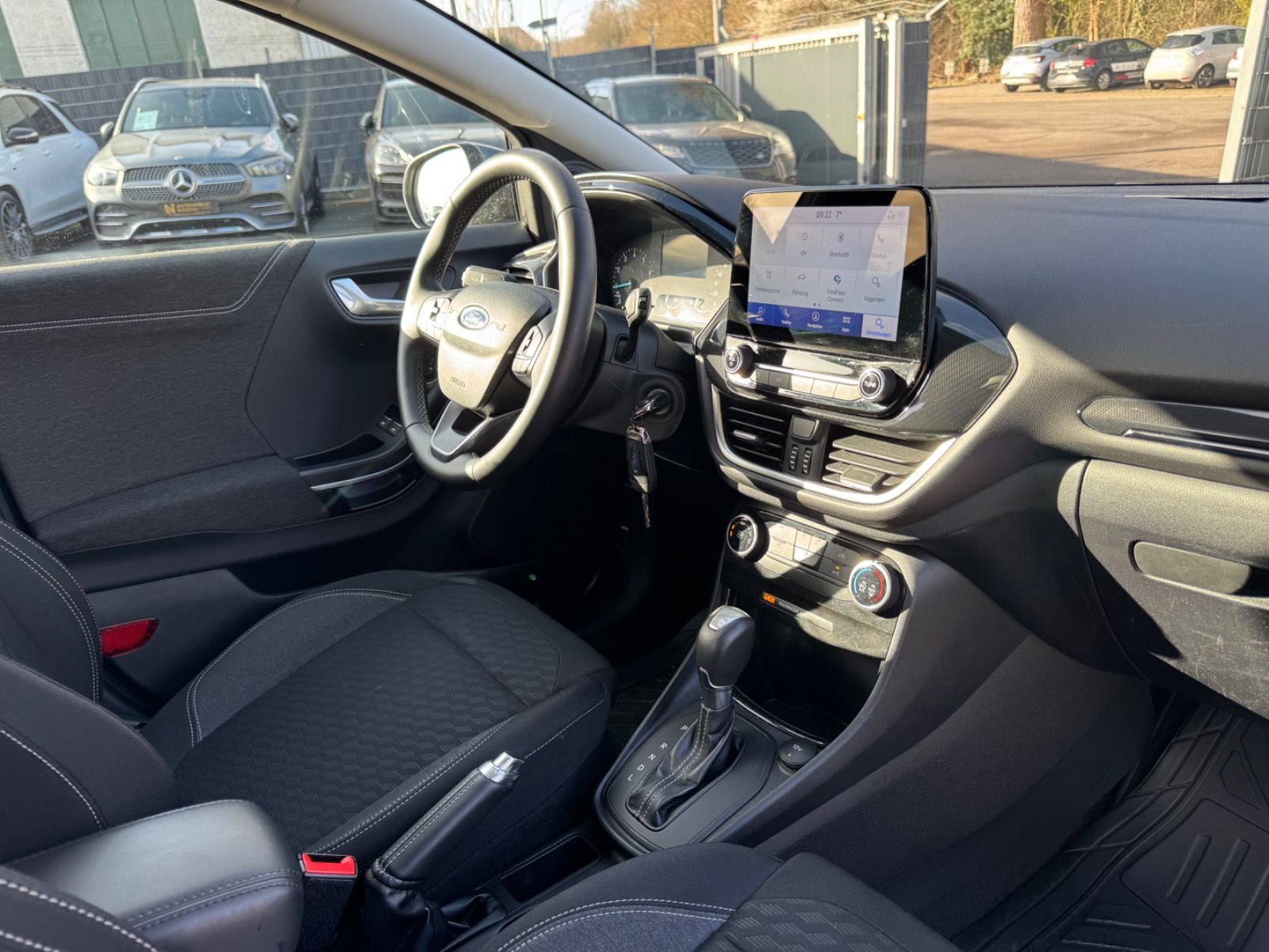 Fahrzeugabbildung Ford PUMA TITANIUM *AUT*NAVI*LED*KAMERA*TOP*
