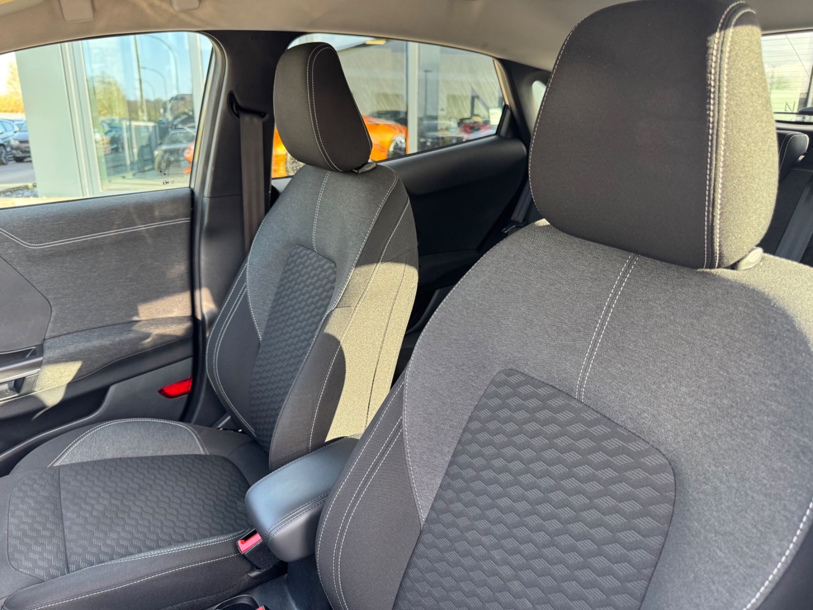 Fahrzeugabbildung Ford PUMA TITANIUM *AUT*NAVI*LED*KAMERA*TOP*